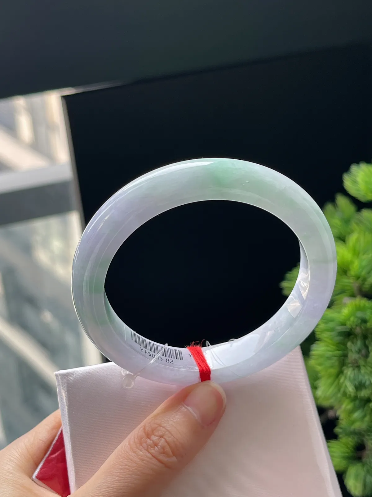 正圈58圈口，翡翠糯化种春带彩手镯