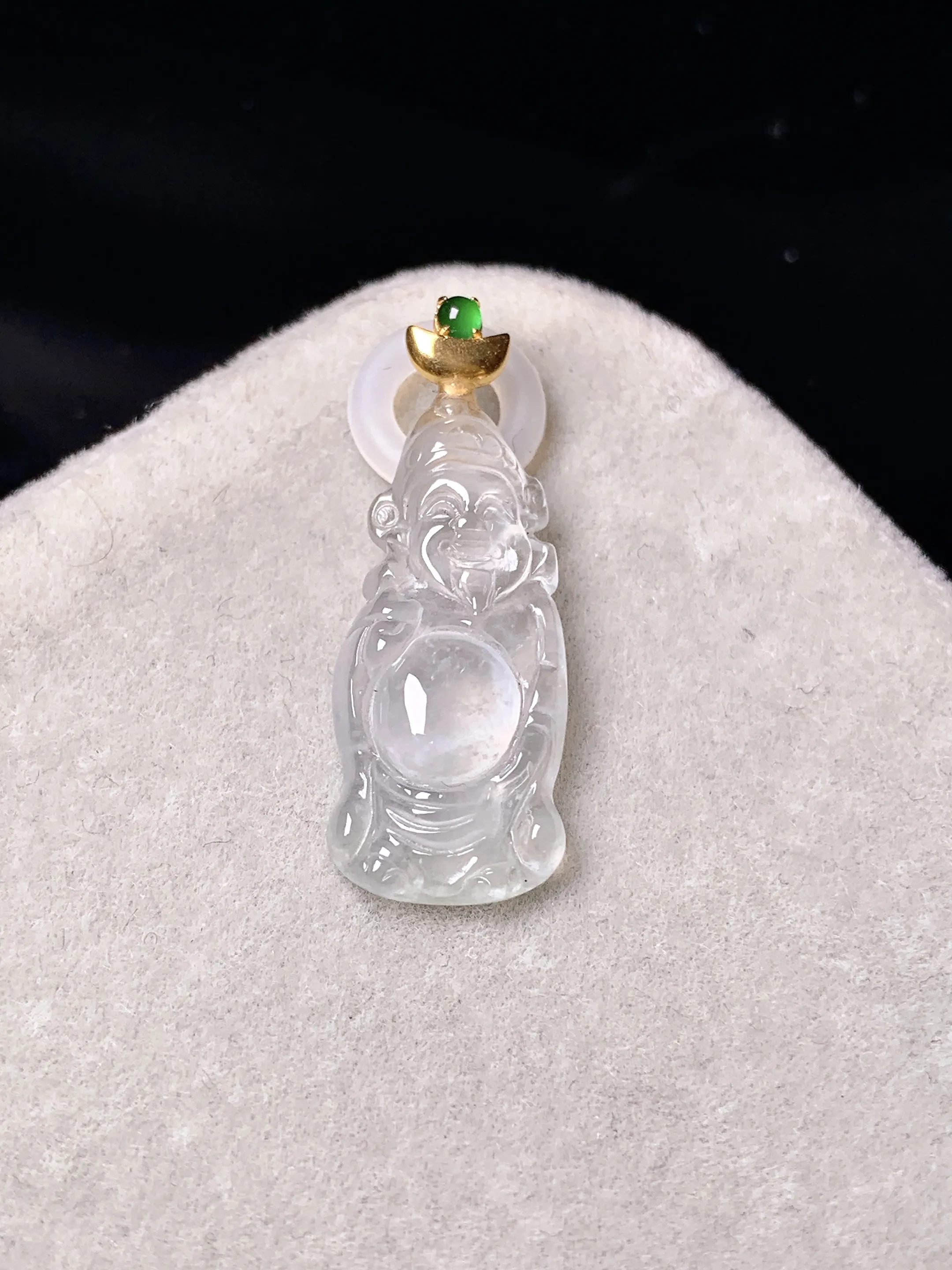 18k金镶嵌冰种财神吊坠 玉质细腻 色泽艳丽清新 整体尺寸27.5*10*4.2