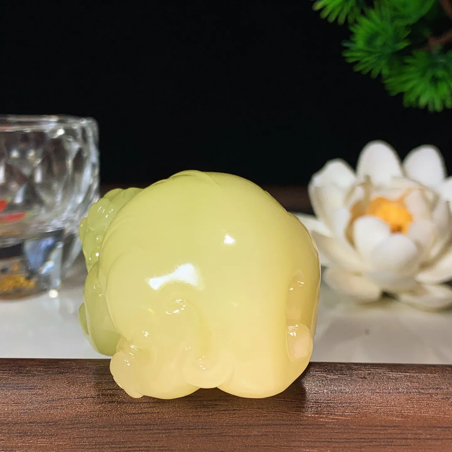 新疆和田玉若羌黄口料招财进宝貔貅把件 尺寸55/36/31重91.4克。玉质细腻油润。手推出油。佩戴高端典雅。lt260207