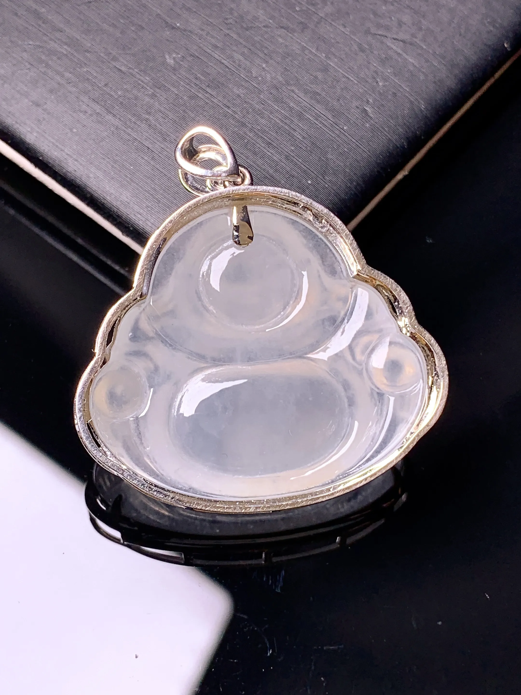 18k金镶嵌冰种佛公吊坠 玉质细腻 色泽艳丽清新 整体尺寸33*30*8.3