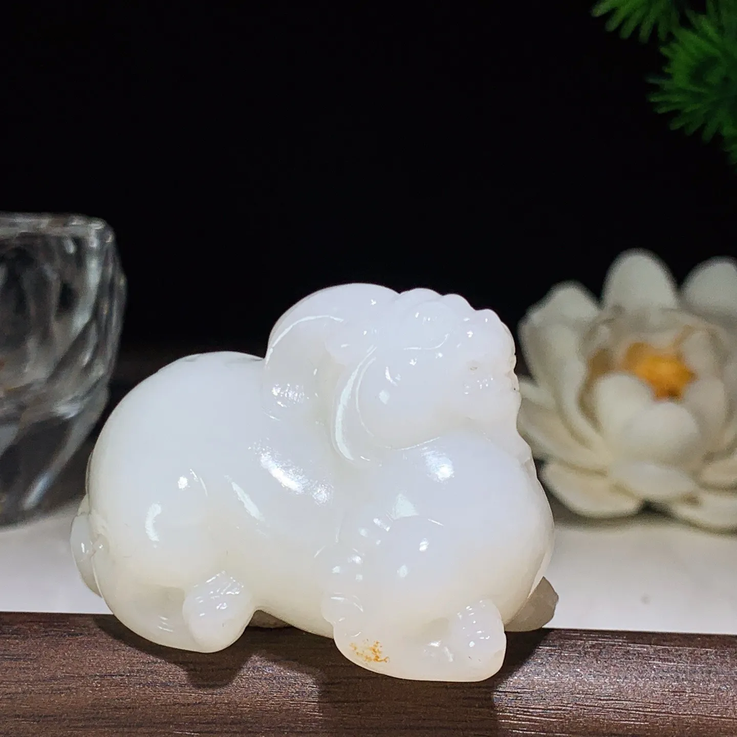 新疆和田玉白玉羊脂白招财进宝貔貅挂件 尺寸49/28/33重58.4克。玉质细腻油润。手推出油。佩戴高端典雅。lt260207