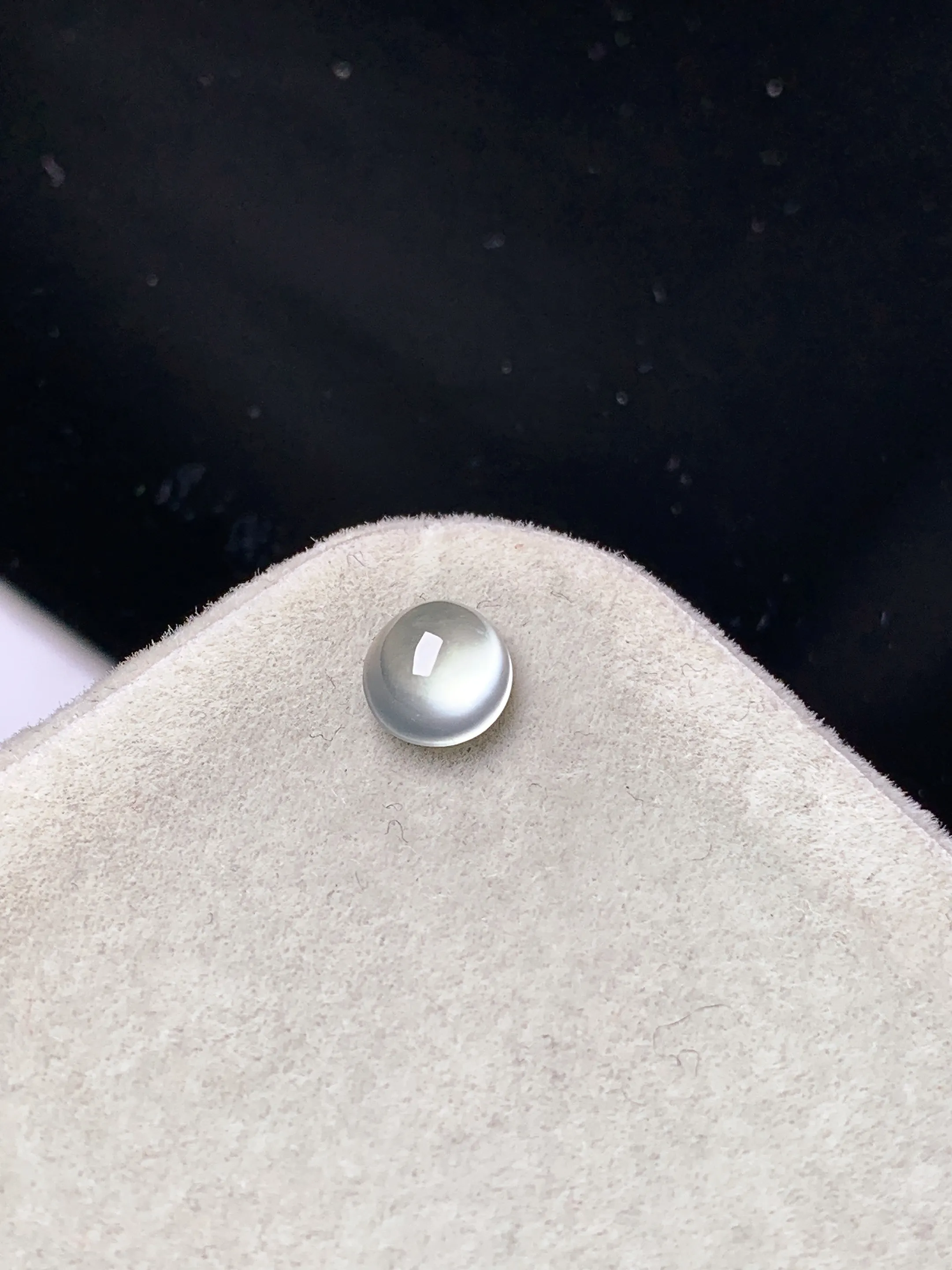 镶嵌款 玻璃种蛋面吊坠 玉质细腻 色泽艳丽清新 整体尺寸6.6*5.7*3.8