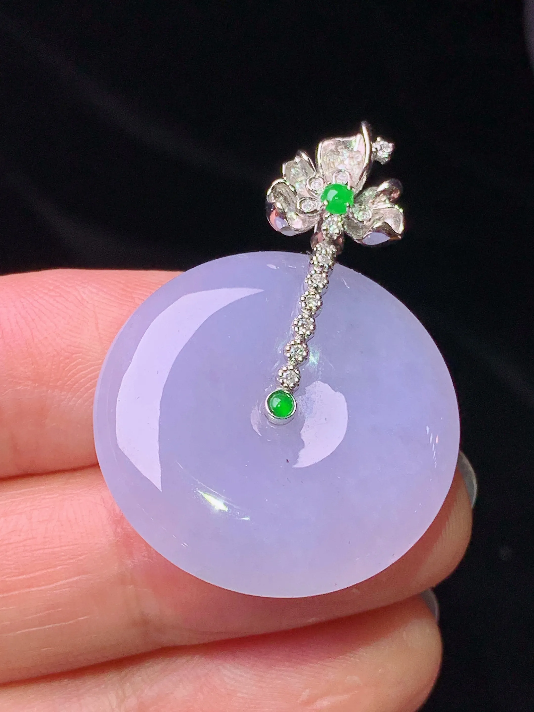 18k金钻镶嵌紫罗兰平安扣吊坠 玉质细腻 色泽艳丽清新 整体尺寸35.5*25.3*5.5