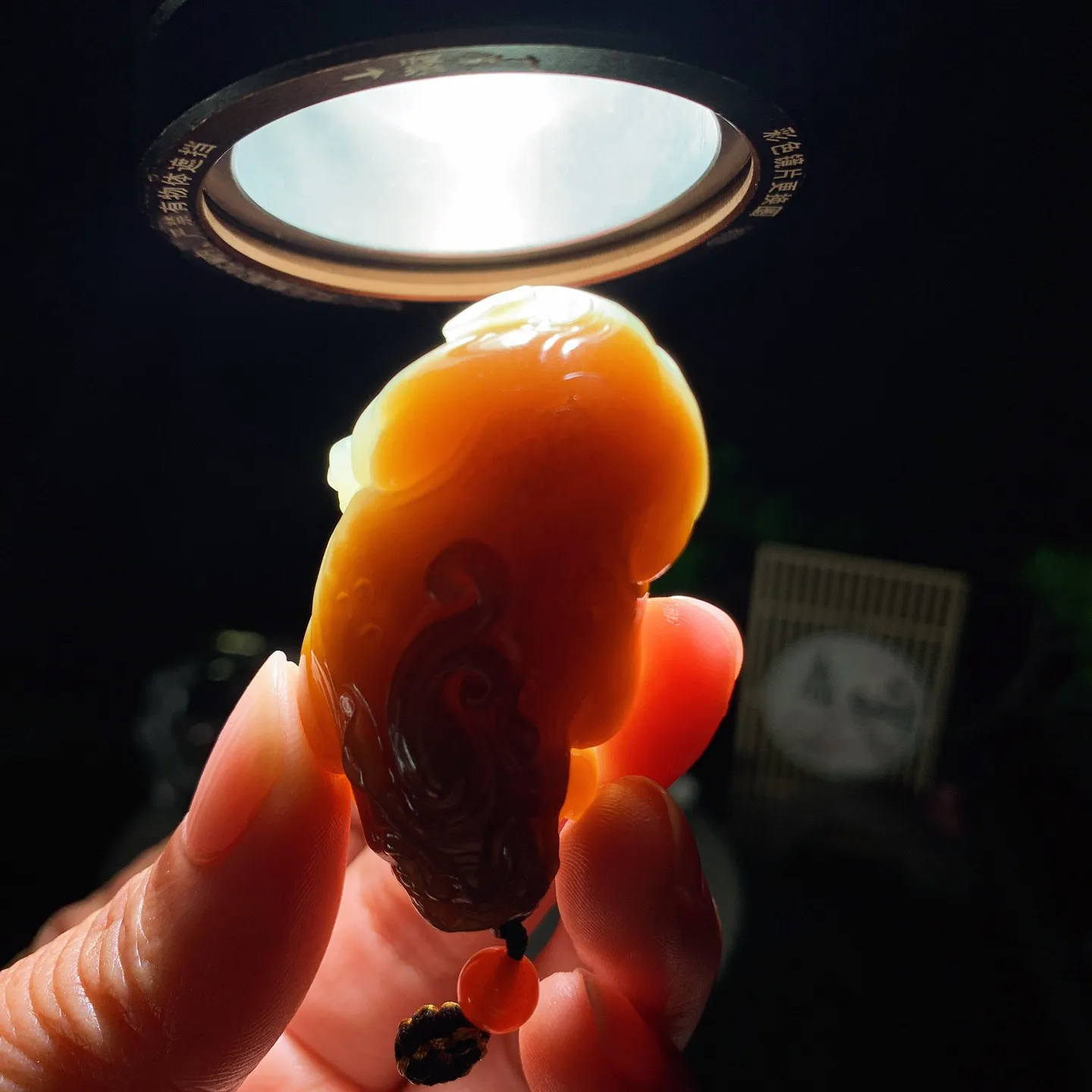 新疆和田玉且末糖招财进宝貔貅挂件 尺寸48/27/19重39.5克。玉质细腻油润。手推出油。佩戴高端典雅。lt260207