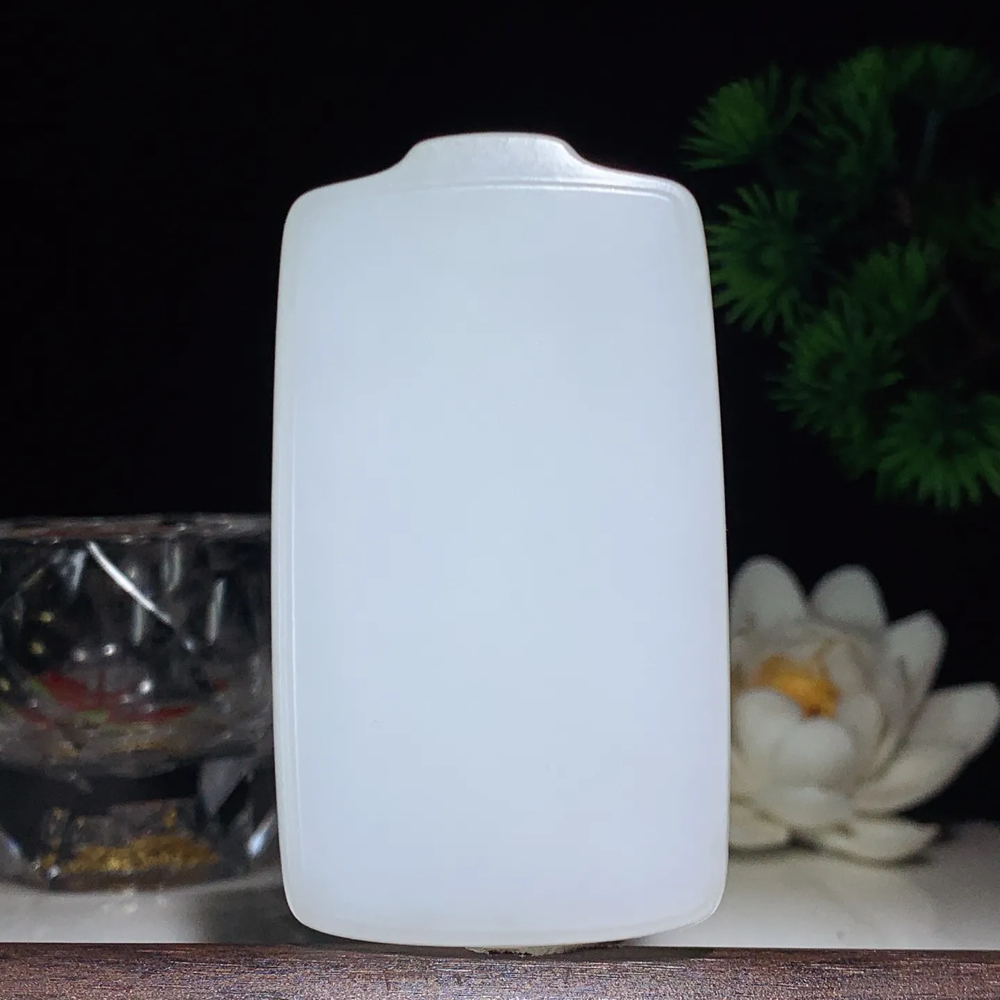 新疆和田玉白玉羊脂白平安无事牌挂件 尺寸69/39/11重76克。玉质细腻油润。手推出油。佩戴高端典雅。lt260207