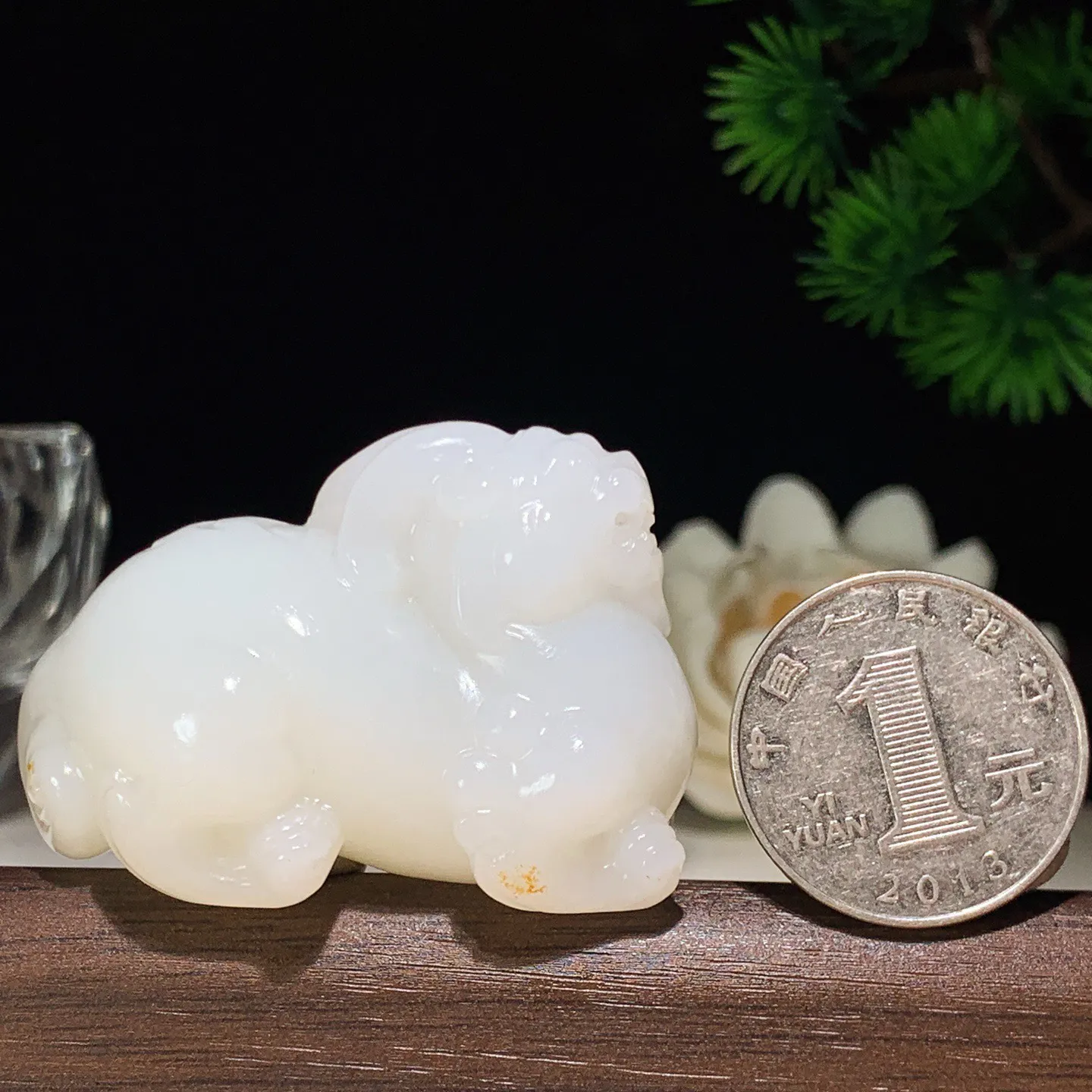新疆和田玉白玉羊脂白招财进宝貔貅挂件 尺寸49/28/33重58.4克。玉质细腻油润。手推出油。佩戴高端典雅。lt260207