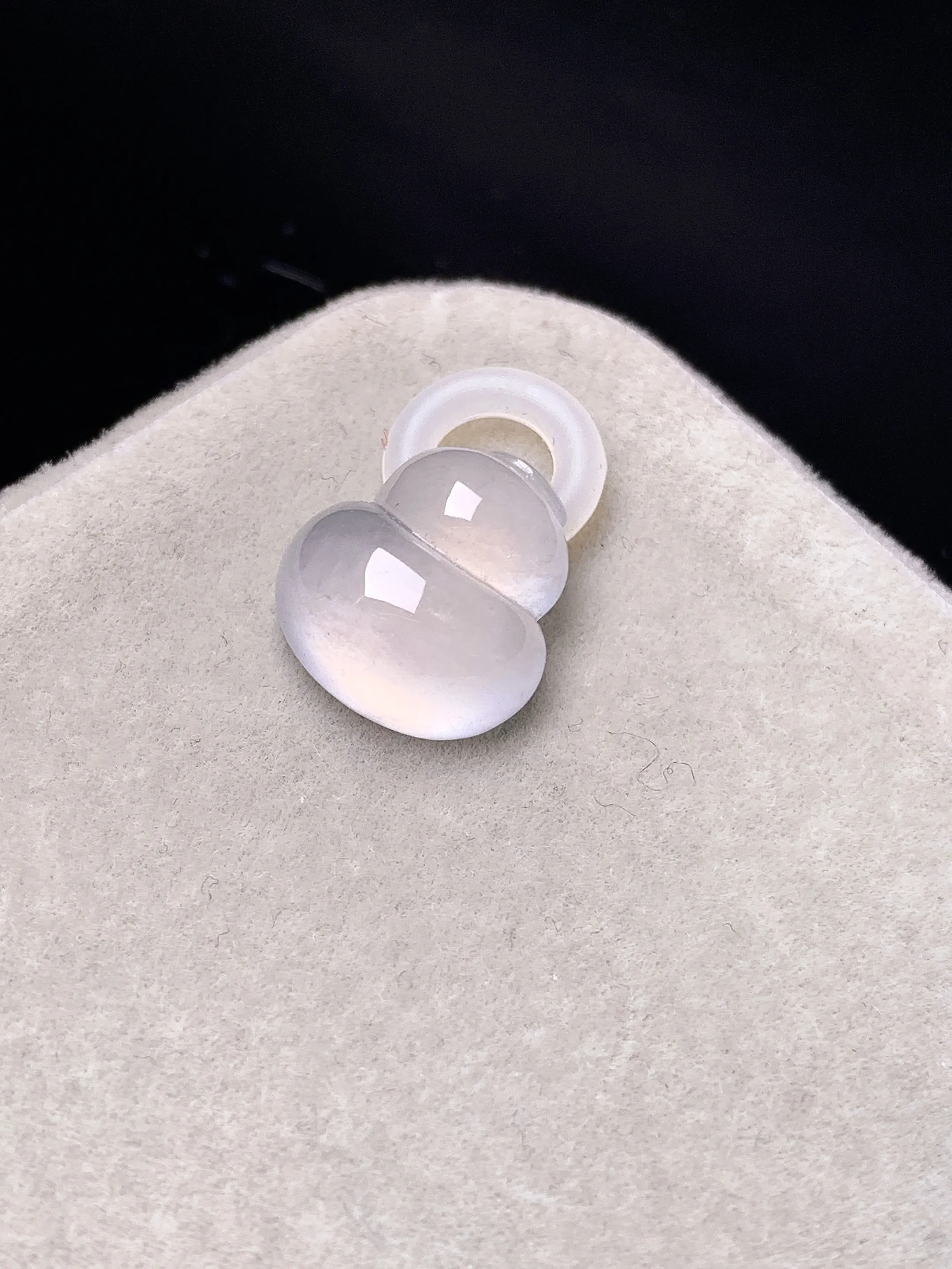 镶嵌款 冰种葫芦吊坠 玉质细腻 色泽艳丽清新 整体尺寸12*11.5*5.2