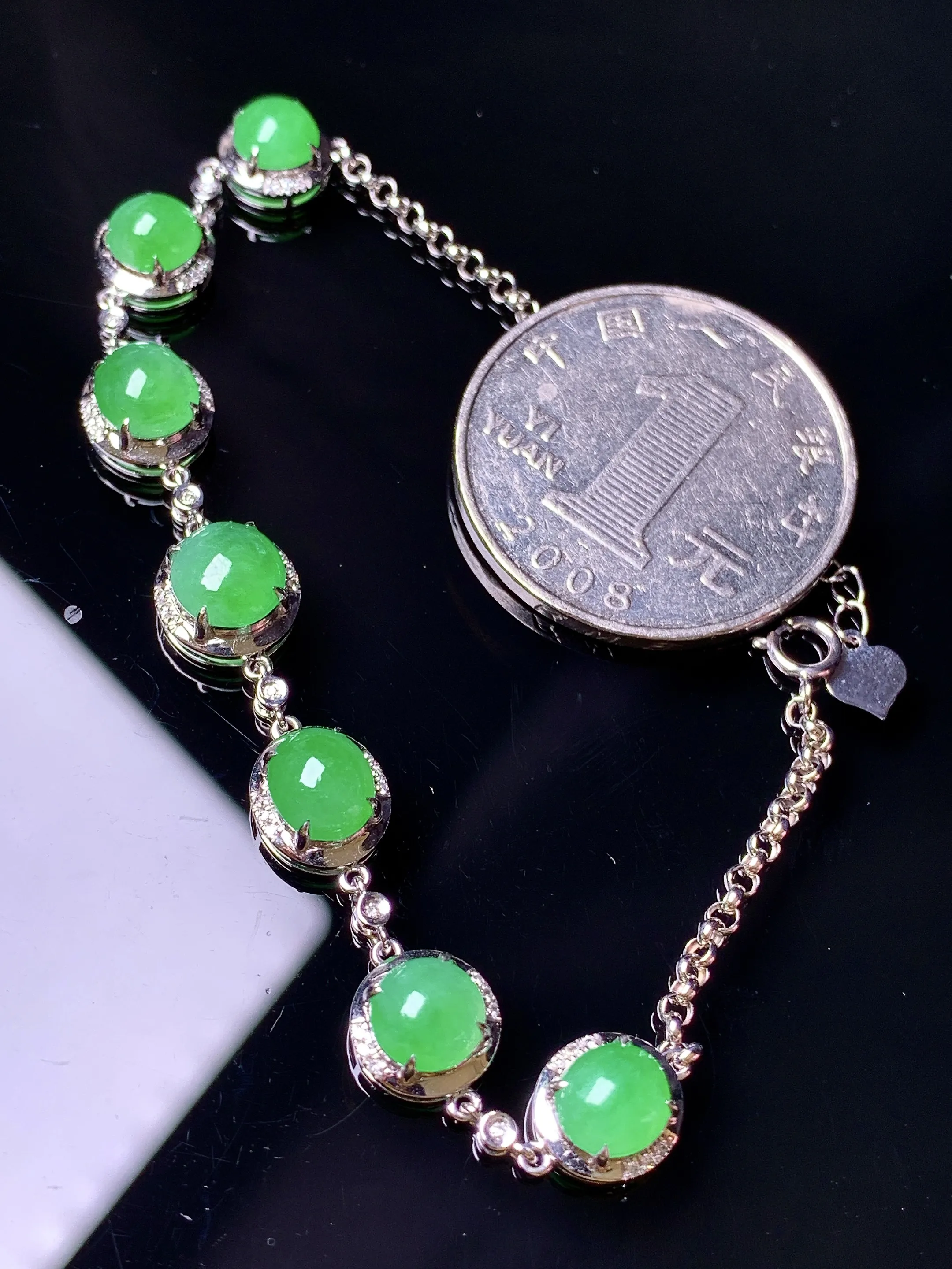 18k金钻镶嵌满绿蛋面手链 玉质细腻 色泽艳丽清新 整体尺寸93*7.8*6