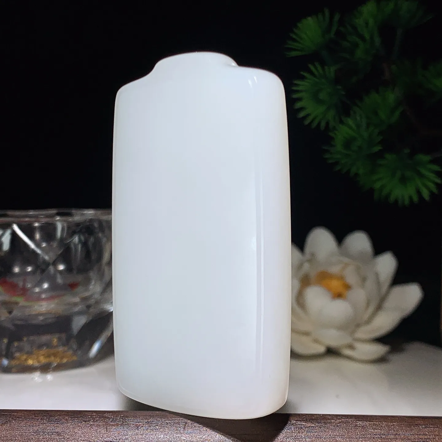 新疆和田玉白玉羊脂白平安无事牌挂件 尺寸69/39/11重76克。玉质细腻油润。手推出油。佩戴高端典雅。lt260207