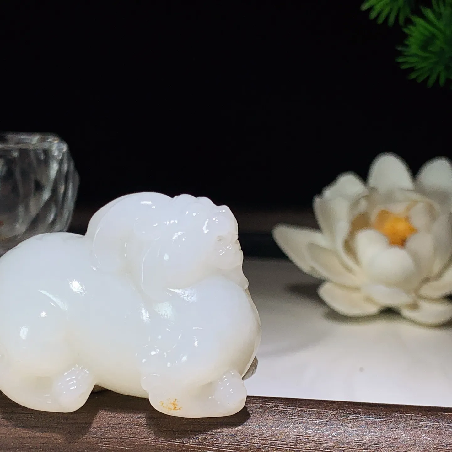 新疆和田玉白玉羊脂白招财进宝貔貅挂件 尺寸49/28/33重58.4克。玉质细腻油润。手推出油。佩戴高端典雅。lt260207