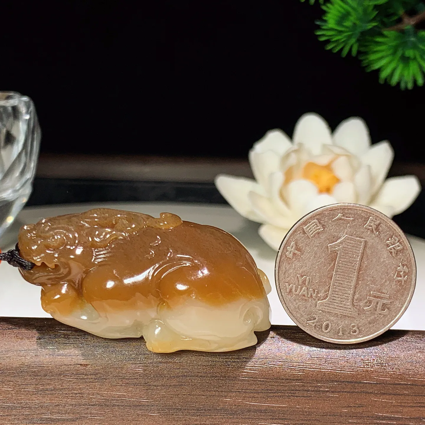 新疆和田玉且末糖招财进宝貔貅挂件 尺寸48/27/19重39.5克。玉质细腻油润。手推出油。佩戴高端典雅。lt260207