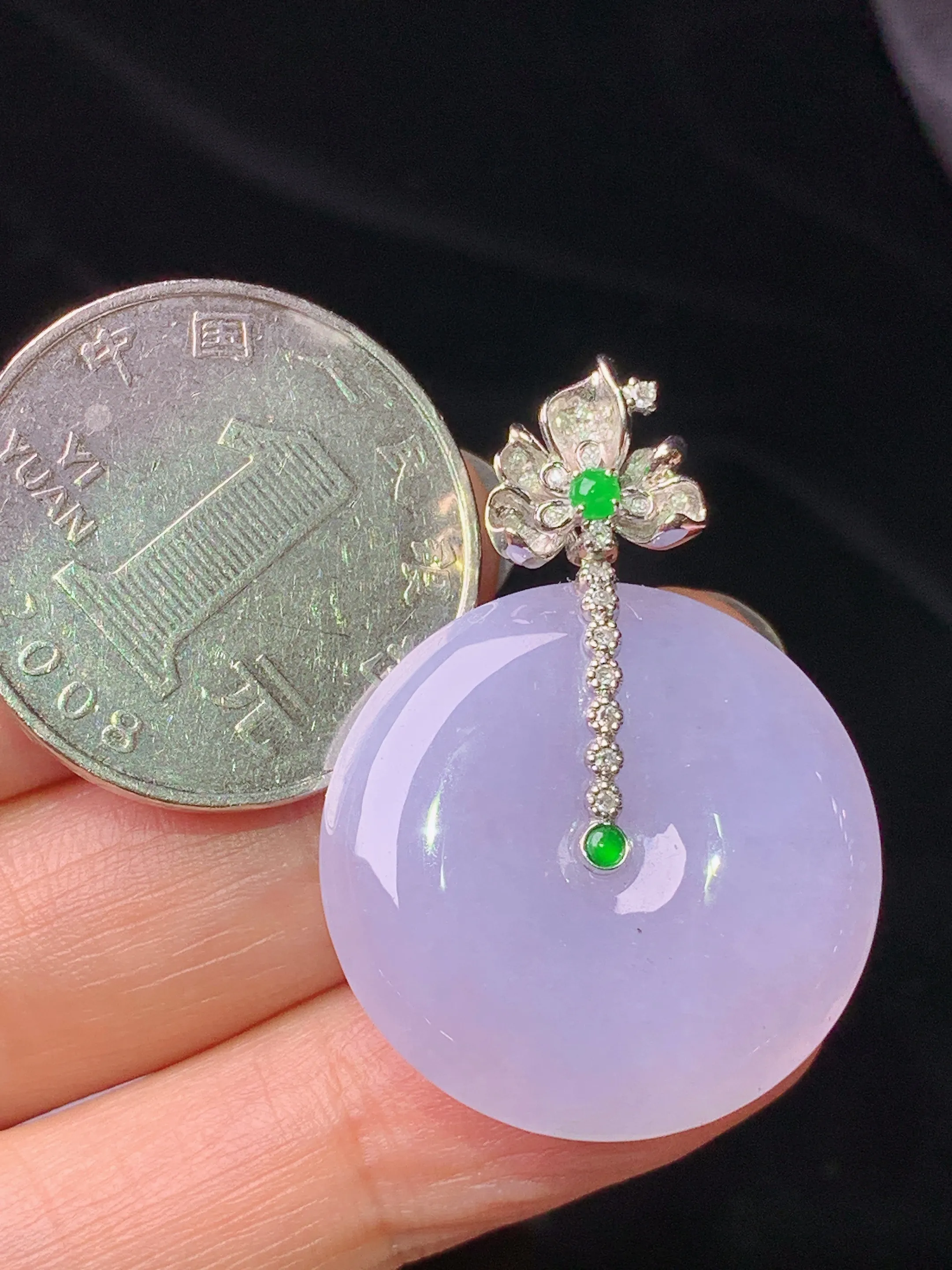 18k金钻镶嵌紫罗兰平安扣吊坠 玉质细腻 色泽艳丽清新 整体尺寸35.5*25.3*5.5