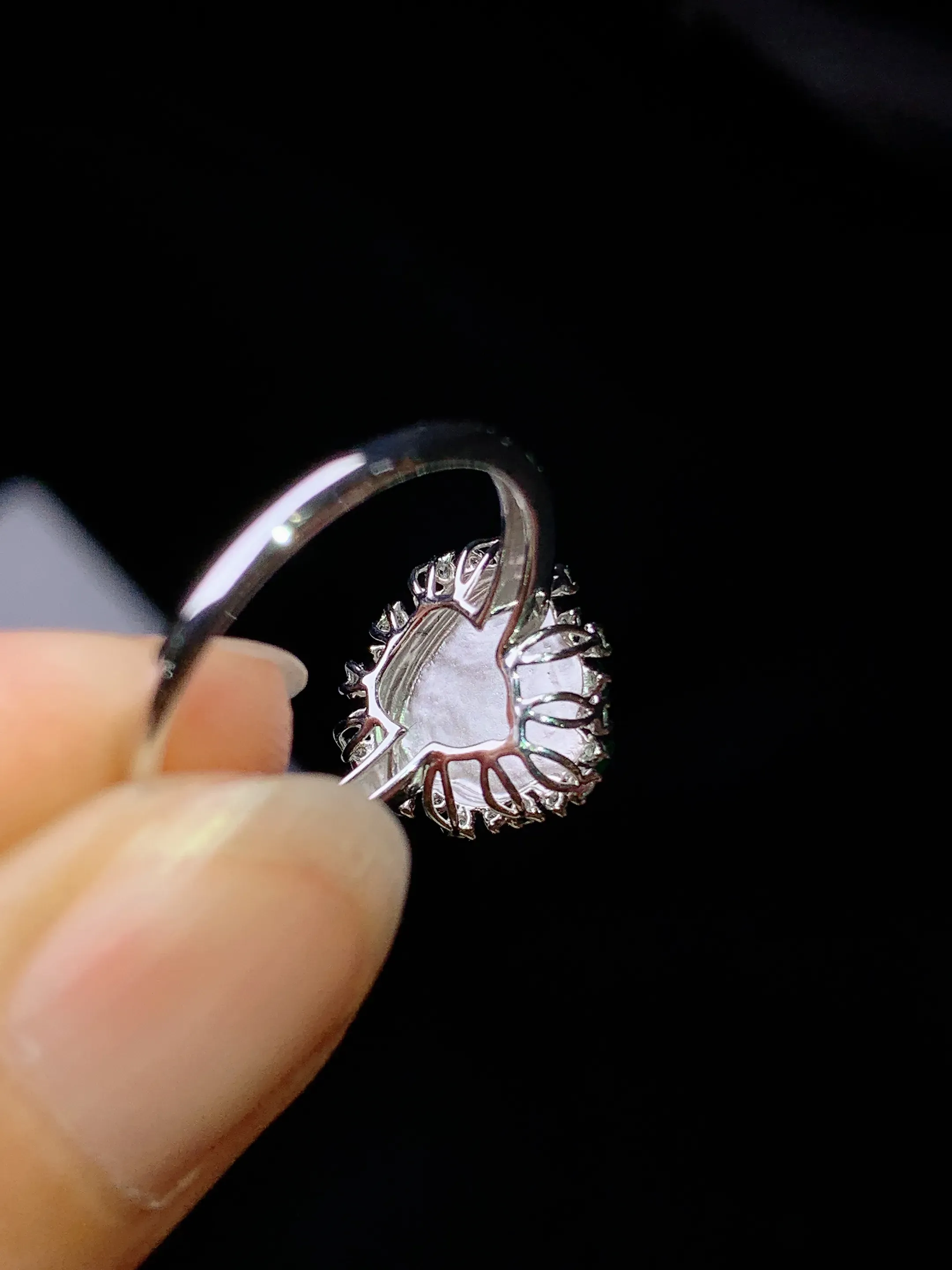 18k金钻镶嵌翠绿葫芦戒指 玉质细腻 色泽艳丽清新 圈口12.5 整体尺寸11.5*12*7