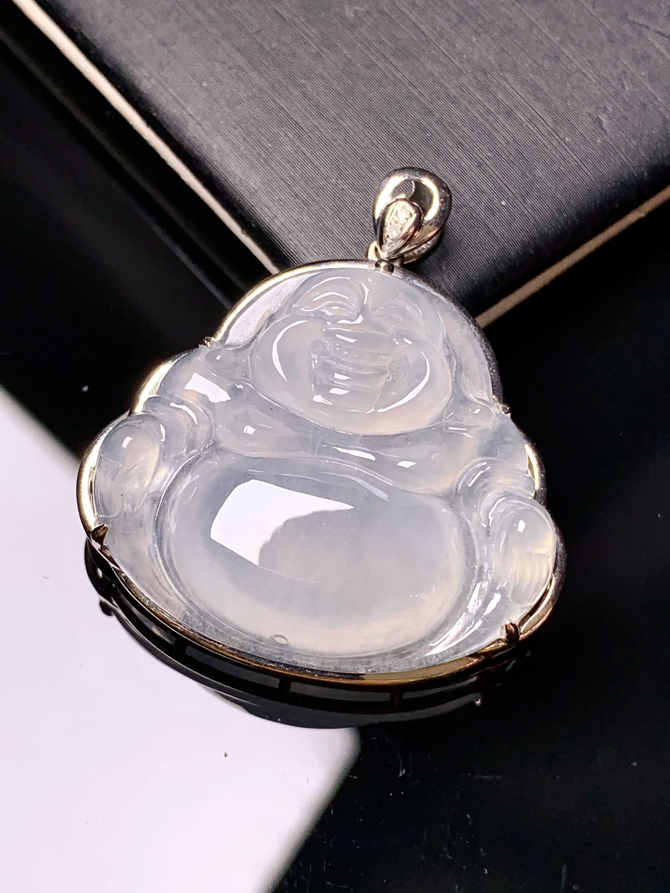 18k金镶嵌冰种佛公吊坠 玉质细腻 色泽艳丽清新 整体尺寸33*30*8.3