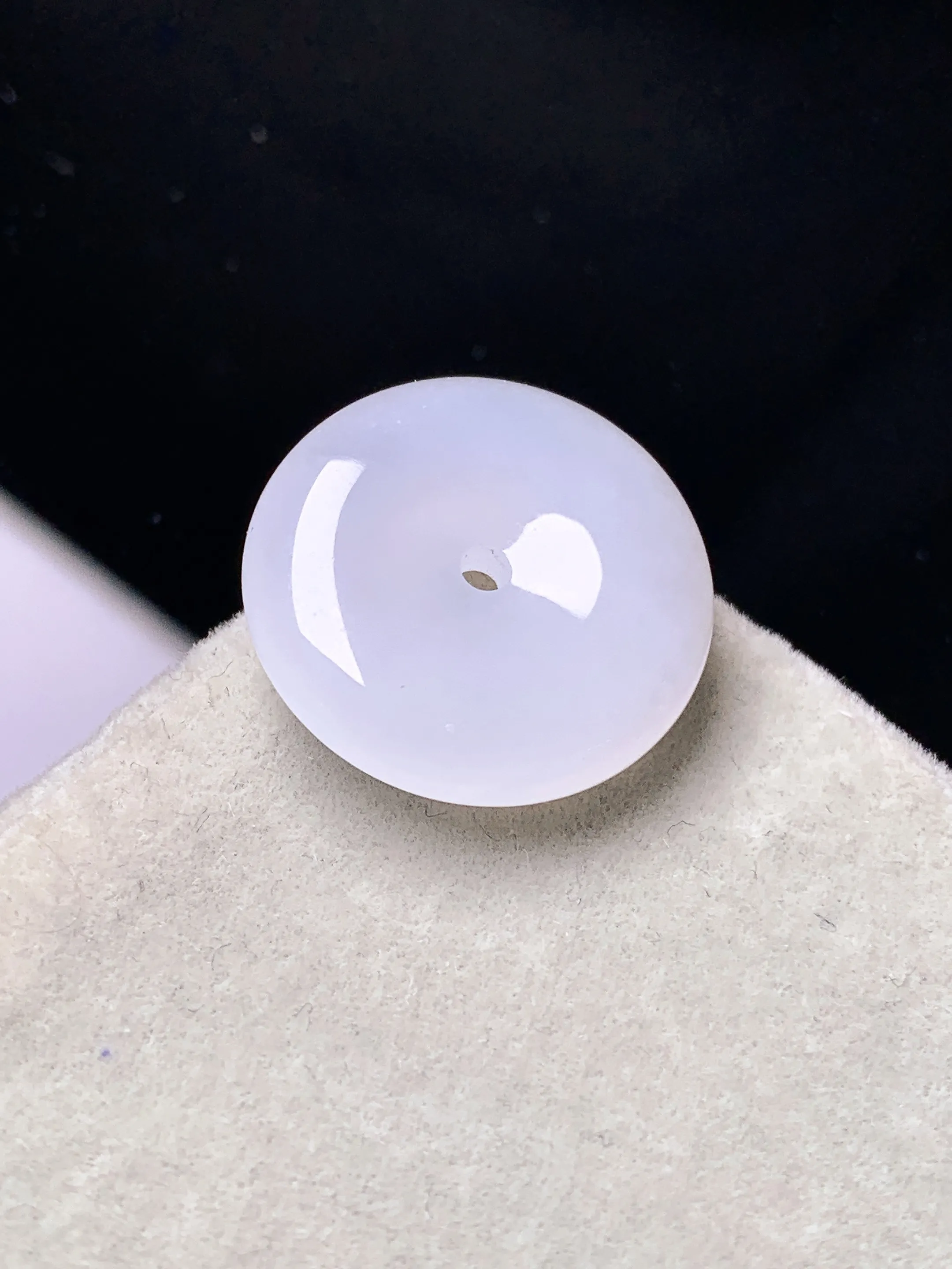 冰种平安扣吊坠 玉质细腻 色泽艳丽清新 整体尺寸18.8*4.3