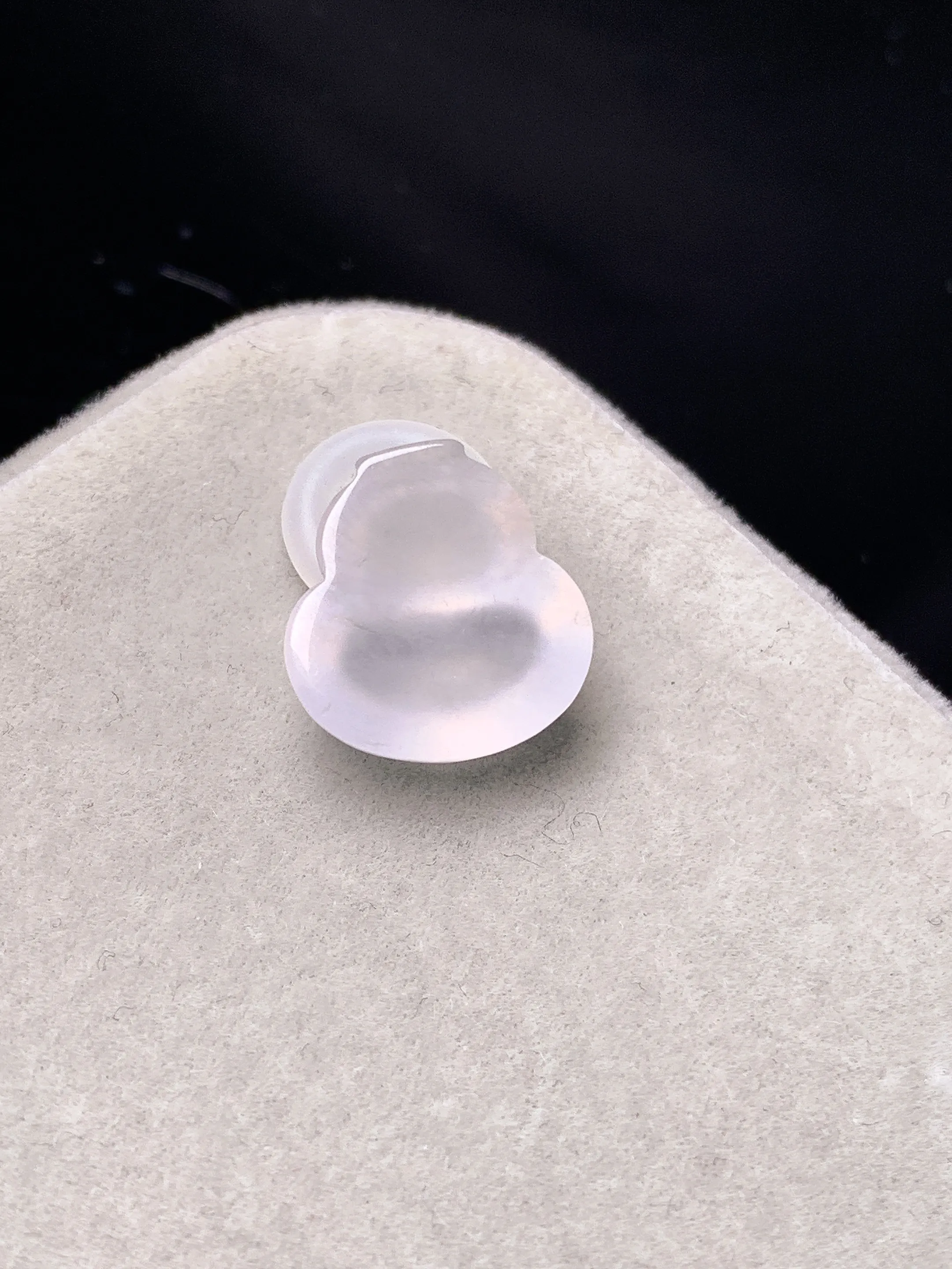 镶嵌款 冰种葫芦吊坠 玉质细腻 色泽艳丽清新 整体尺寸12*11.5*5.2