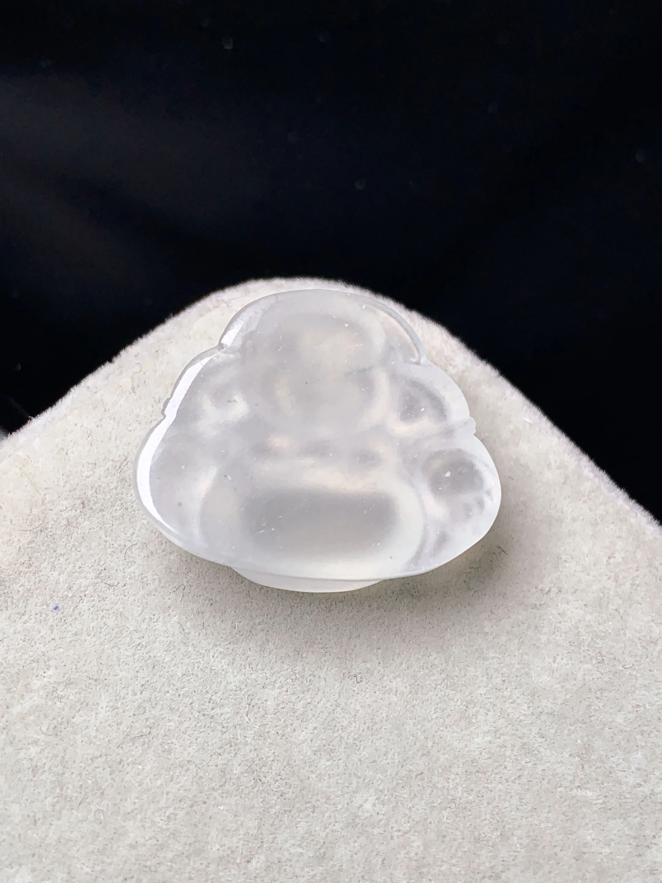 冰种佛公吊坠 玉质细腻 色泽艳丽清新 整体尺寸18.2*21.8*6.8