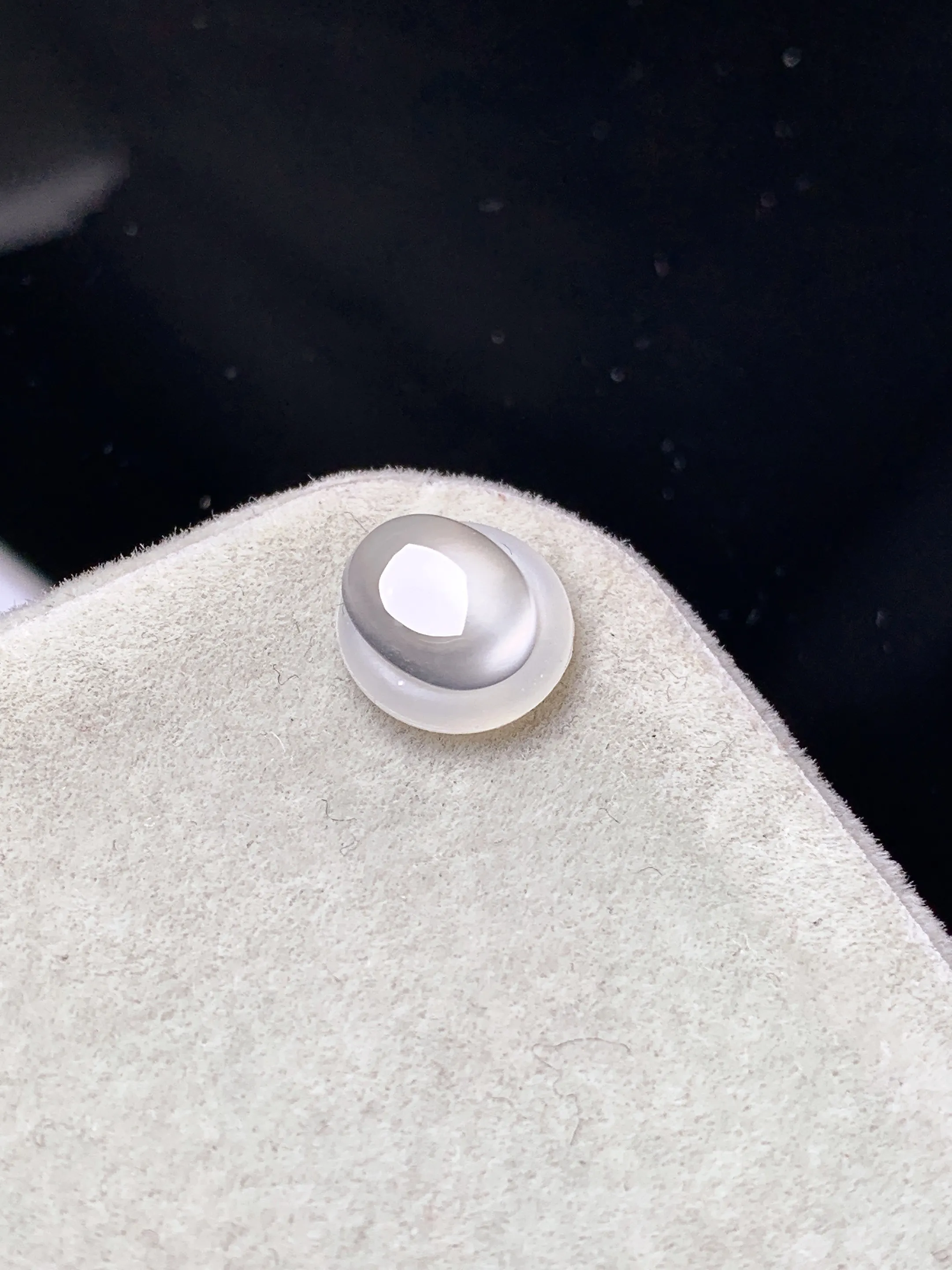 镶嵌款 玻璃种蛋面吊坠 玉质细腻 色泽艳丽清新 整体尺寸7.8*6.5*2.8