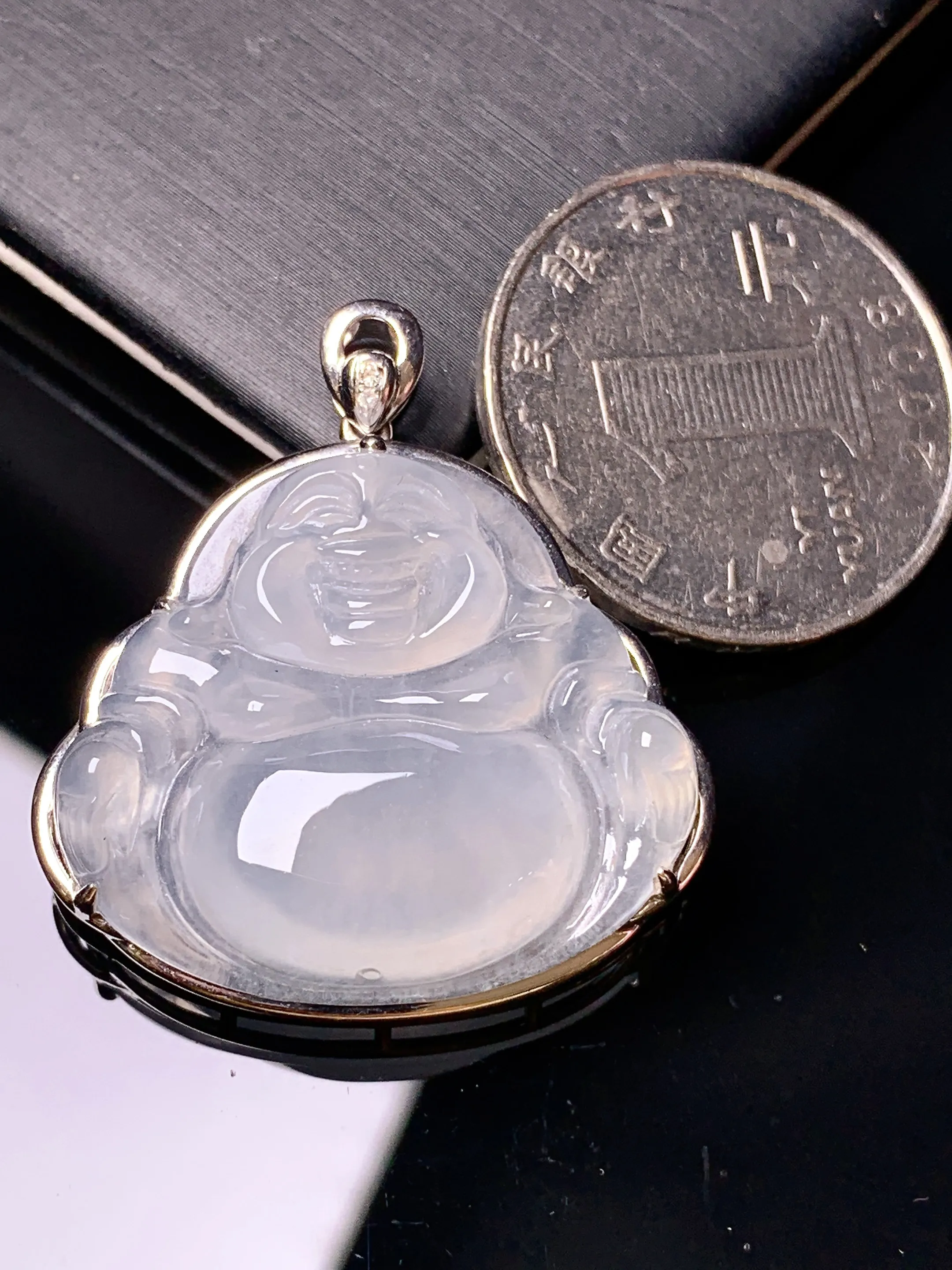 18k金镶嵌冰种佛公吊坠 玉质细腻 色泽艳丽清新 整体尺寸33*30*8.3