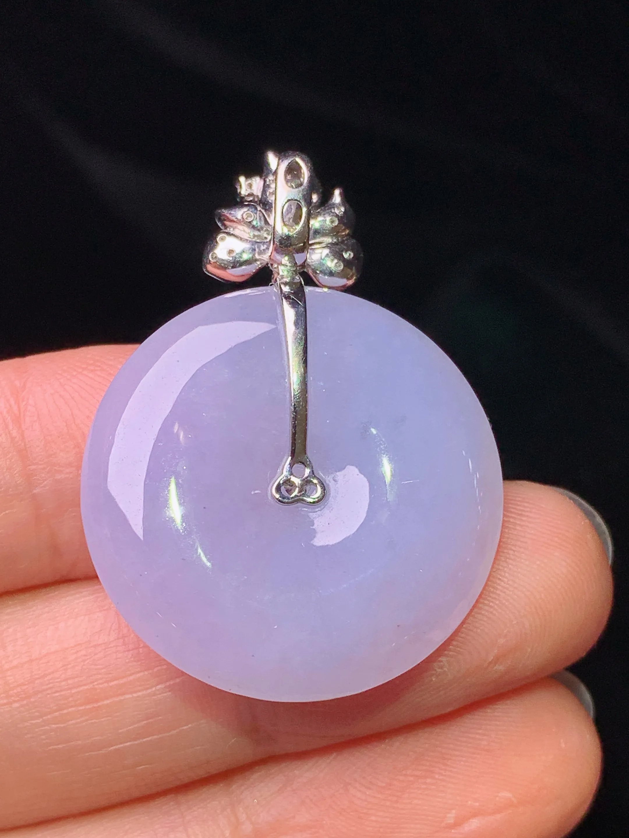 18k金钻镶嵌紫罗兰平安扣吊坠 玉质细腻 色泽艳丽清新 整体尺寸35.5*25.3*5.5