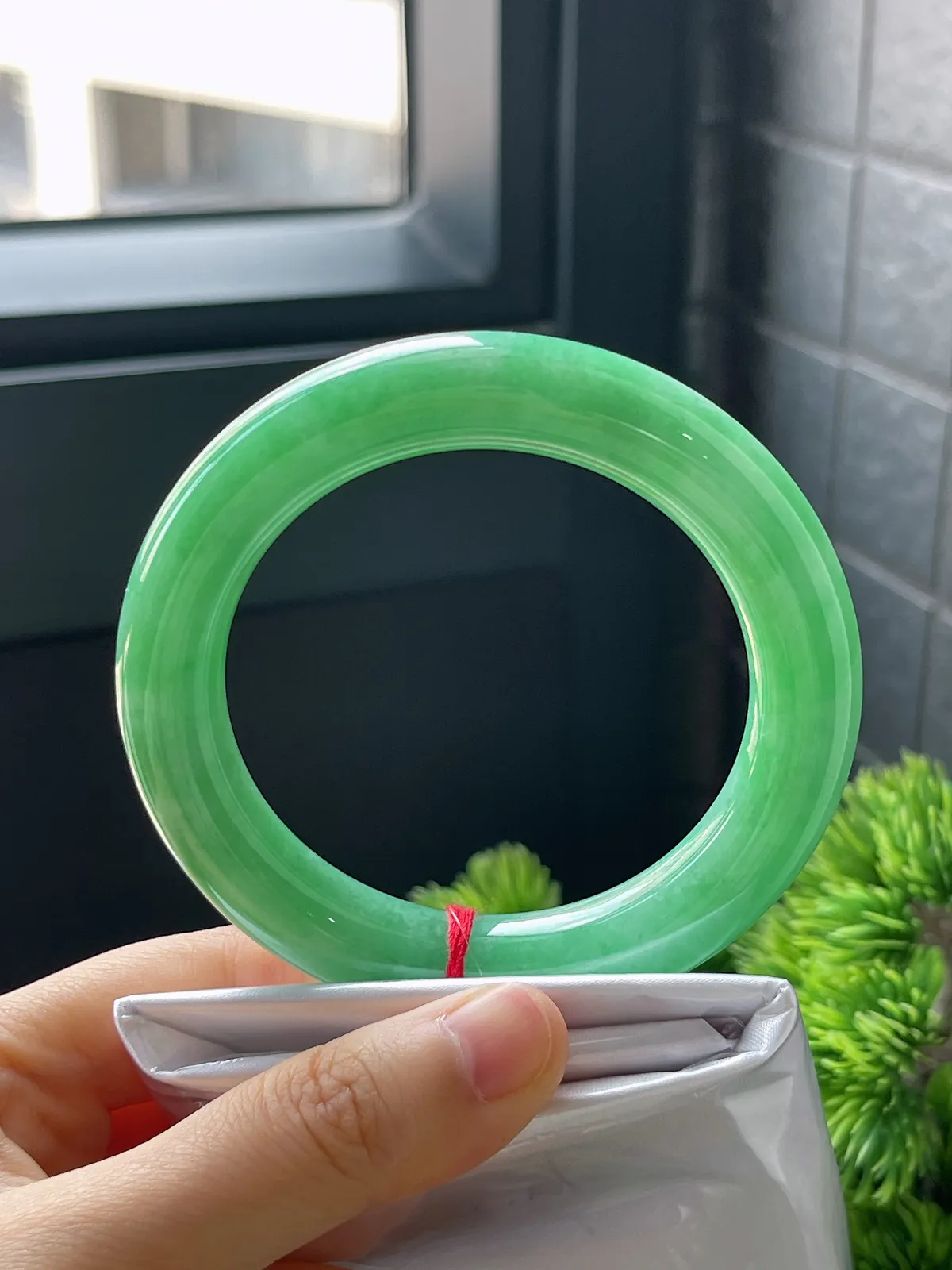 圆条56.8，翡翠糯化满绿手镯