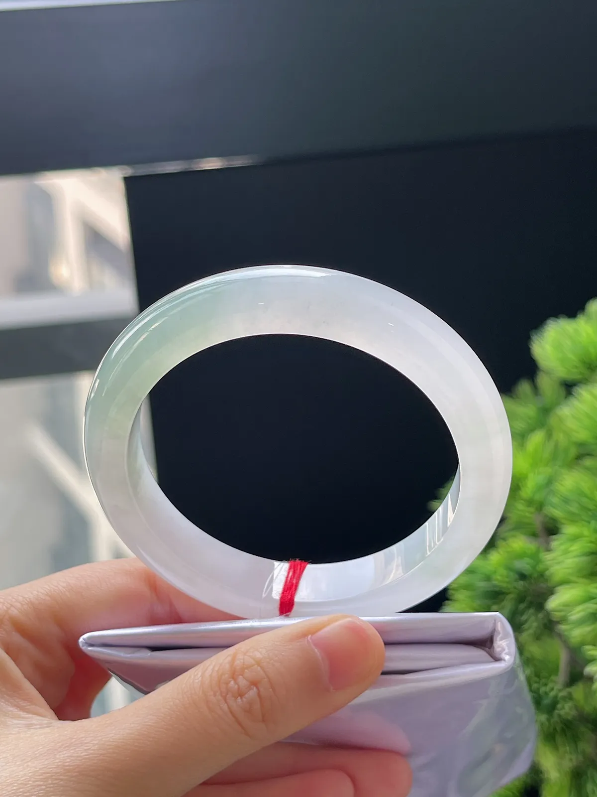 正圈56.6，翡翠冰糯种淡绿色手镯