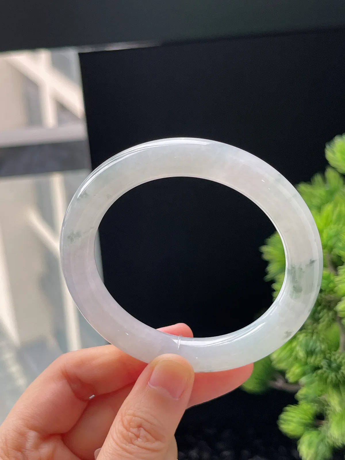 圆镯54.6圈口，翡翠冰糯种飘花手镯