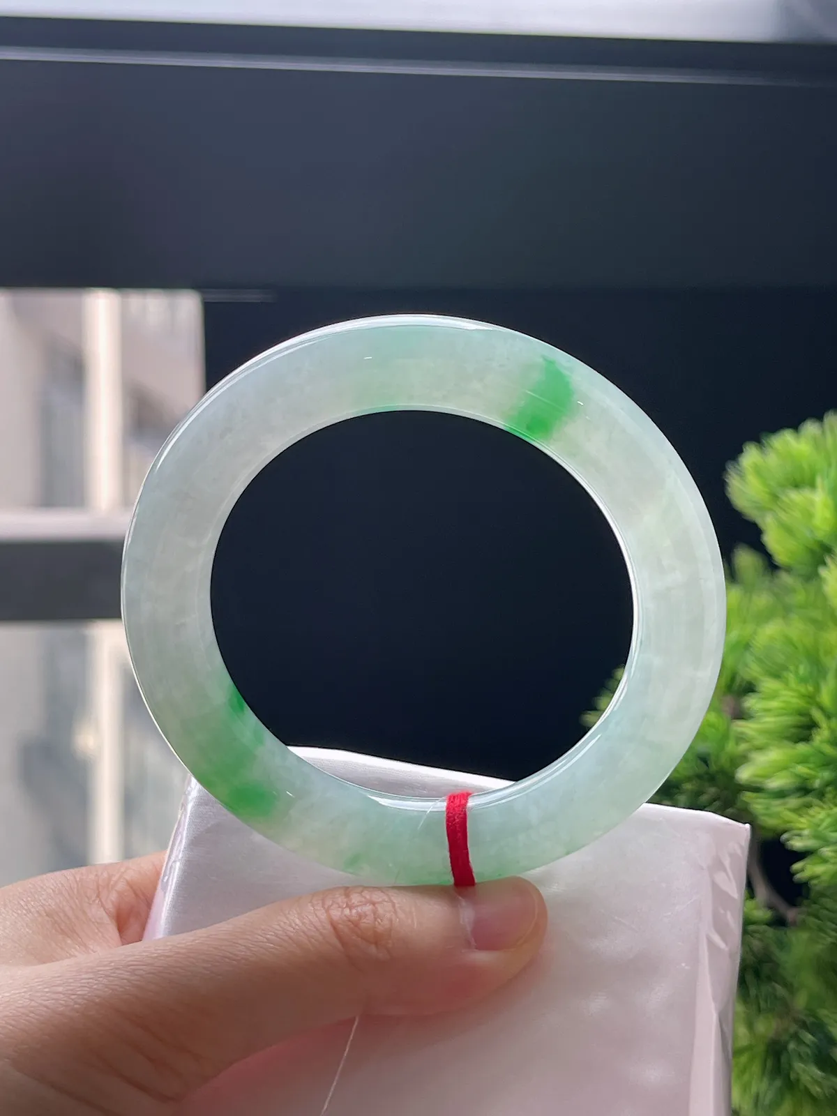 圆条56.4，翡翠冰糯种飘绿手镯