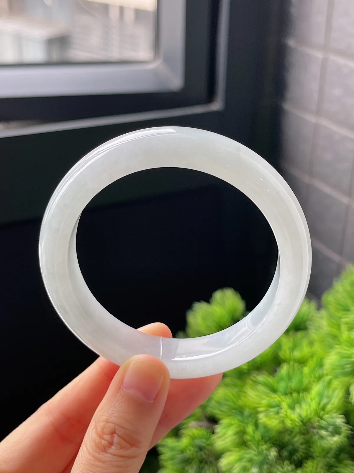 正圈57圈口，翡翠冰糯种白色手镯