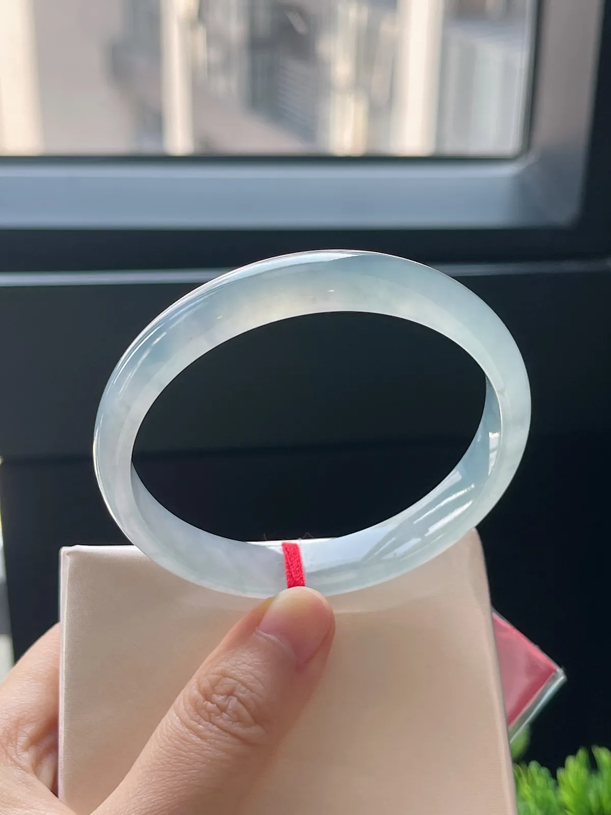 正圈58.4，翡翠冰种淡蓝色手镯