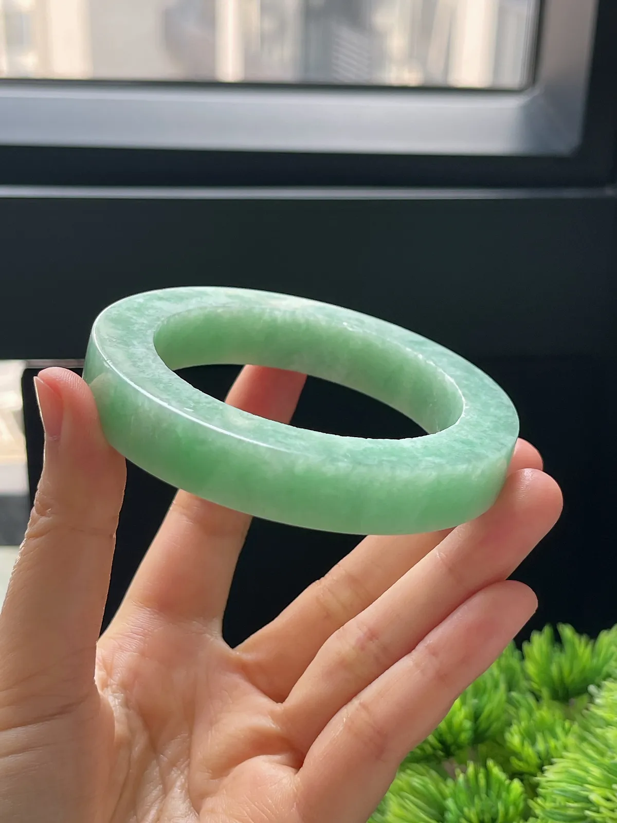 翡翠毛坯，⭕️正圈最大做62，圆条最大做58；最小做56.5