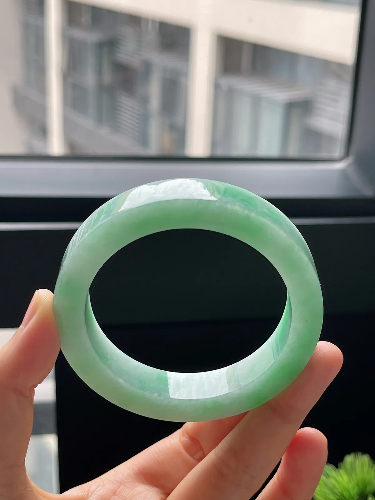 翡翠毛坯，⭕️正圈最大做56.2，最小做55.3