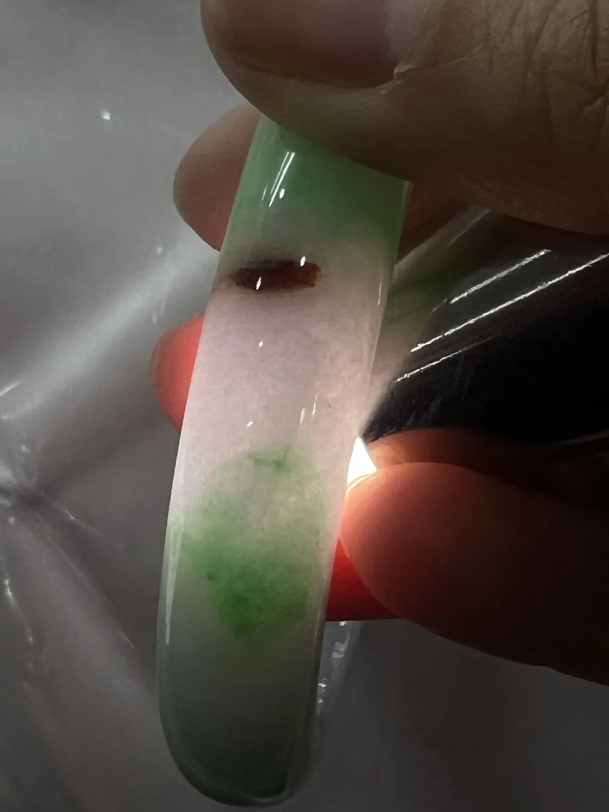 贵妃镯52.5圈口，翡翠糯化种辣绿色手镯