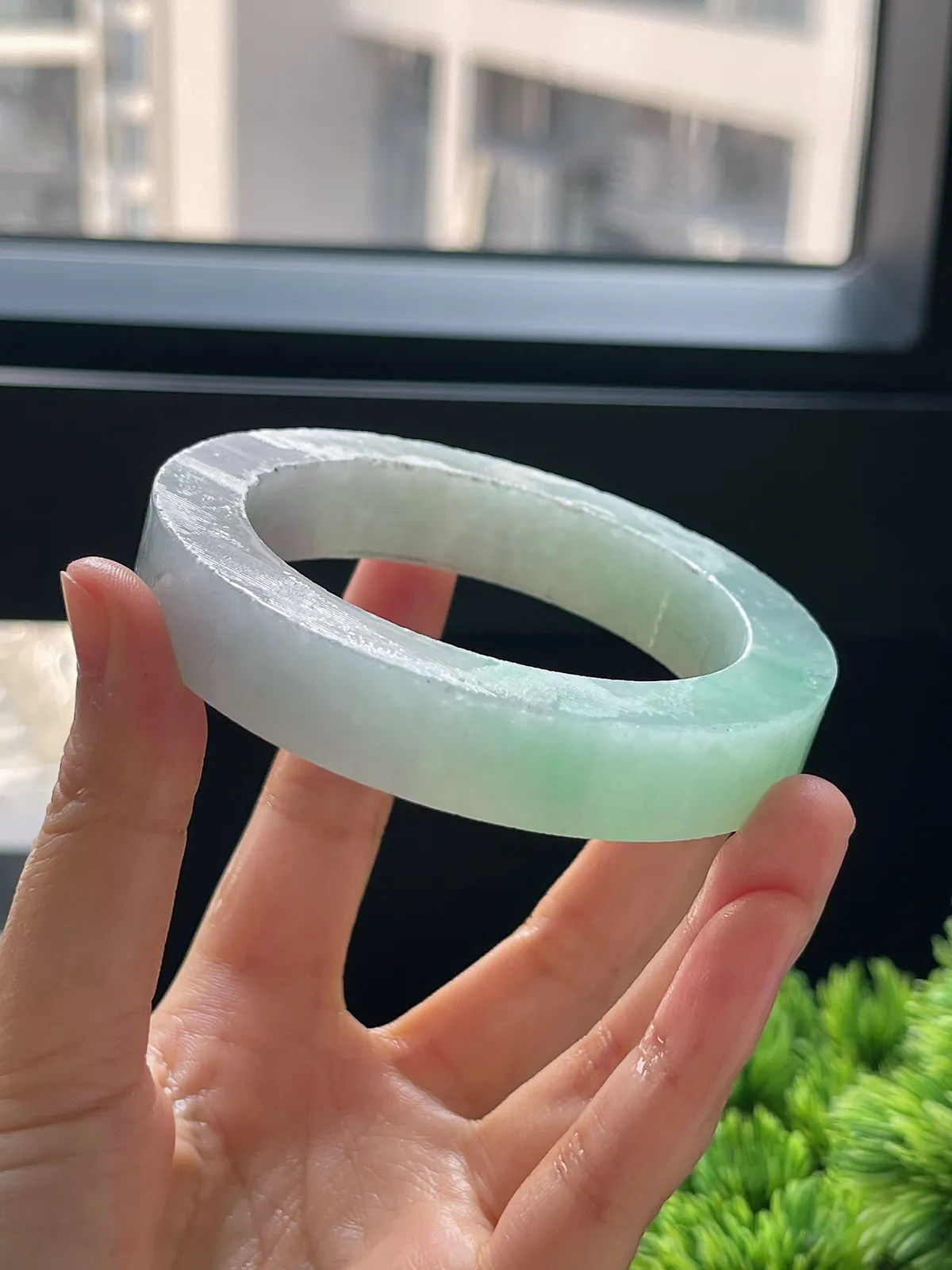 翡翠毛坯，⭕️正圈最大做61.8，最小做57.8