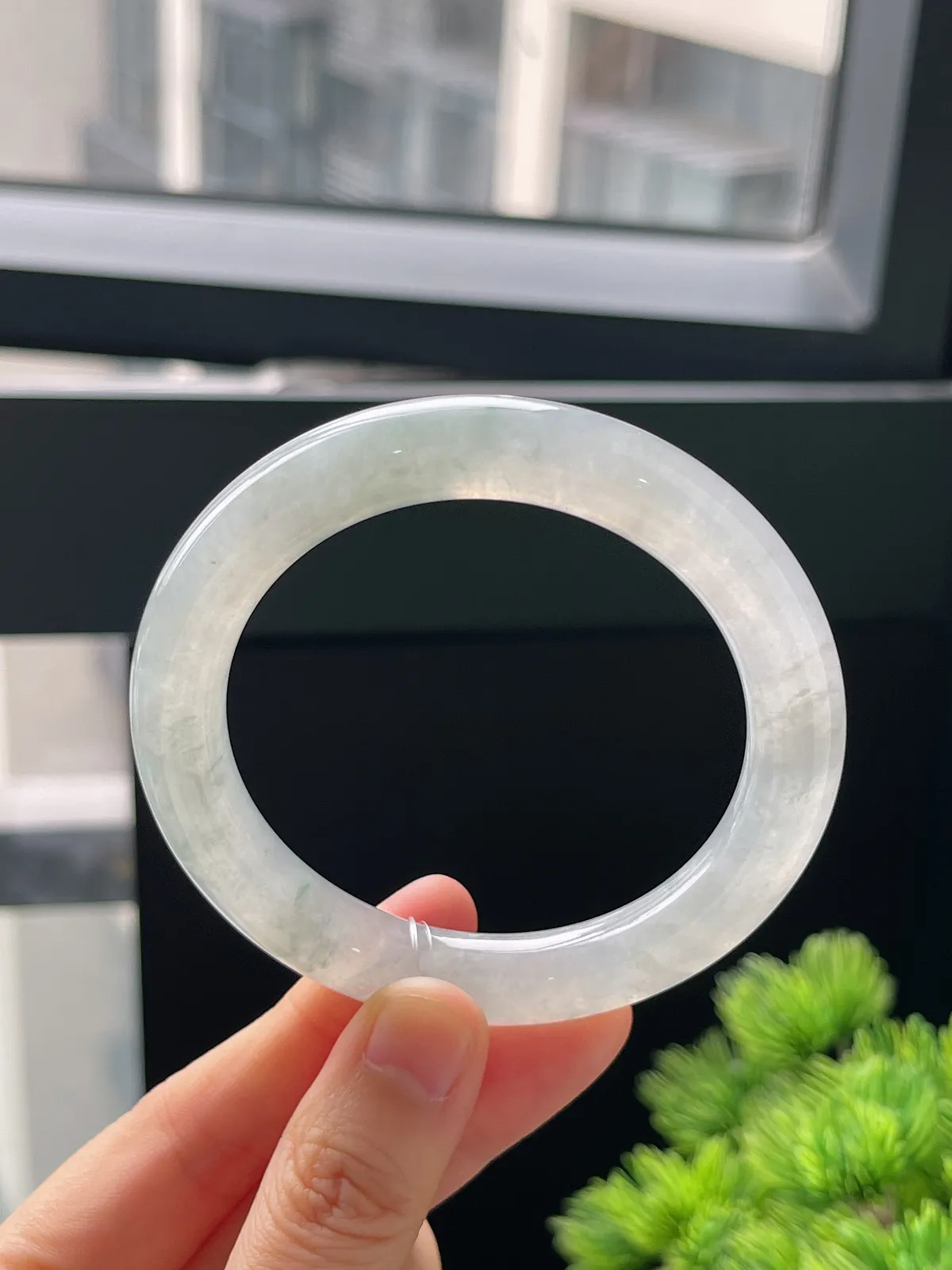 圆镯54.4圈口，翡翠冰种飘花手镯