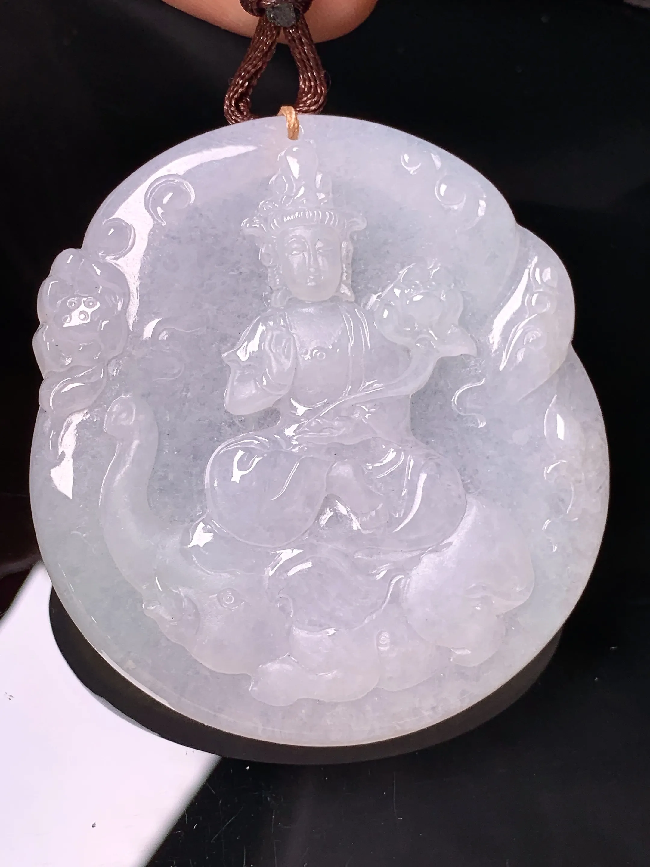 普贤菩萨吊坠 玉质细腻 色泽艳丽清新 整体尺寸55.2*50*5.5