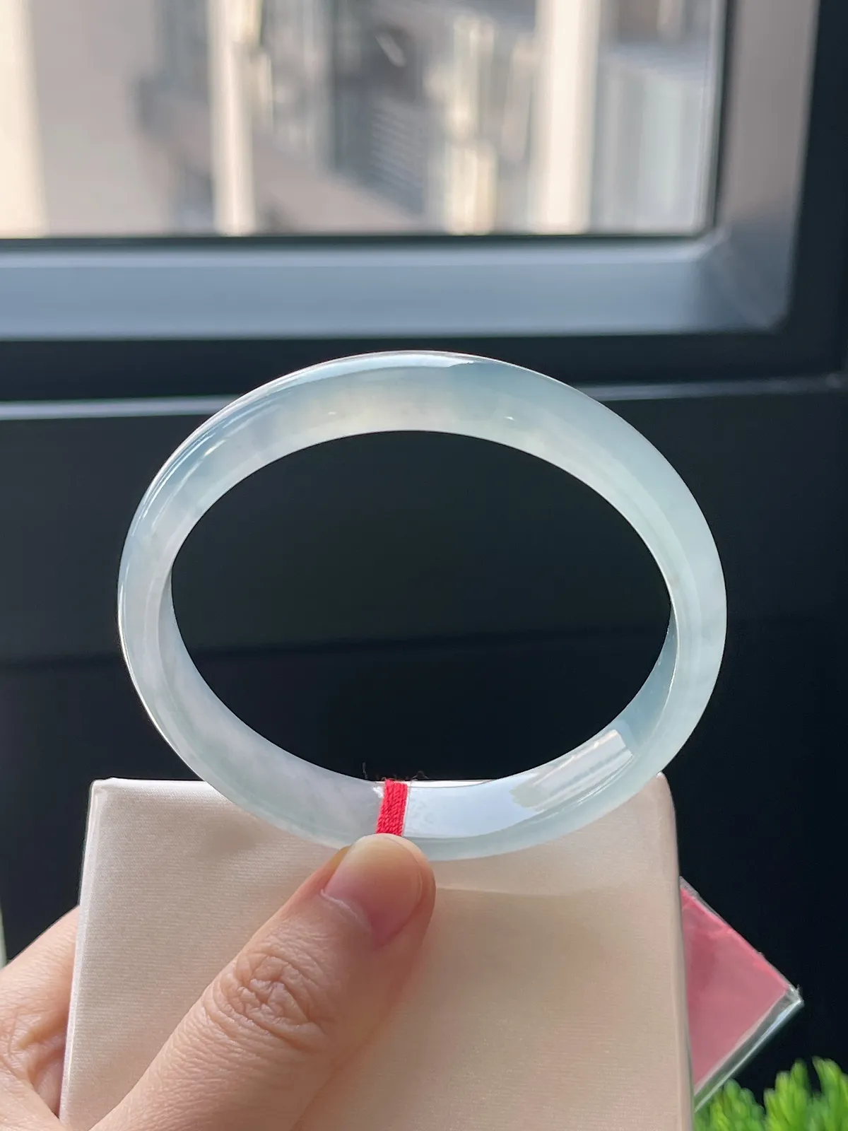 正圈58.4，翡翠冰种淡蓝色手镯