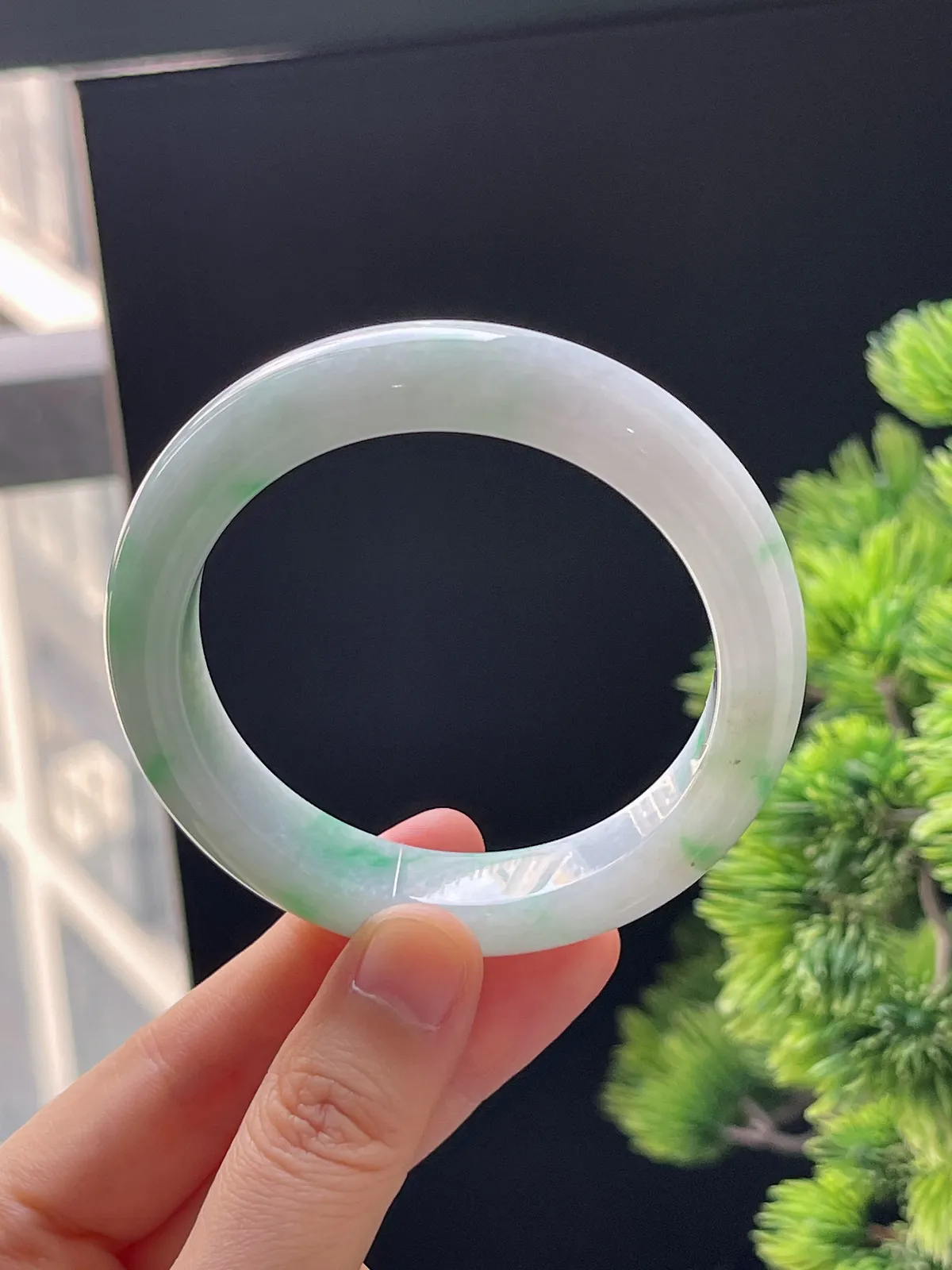 正圈54.3圈口，翡翠糯化种飘绿手镯