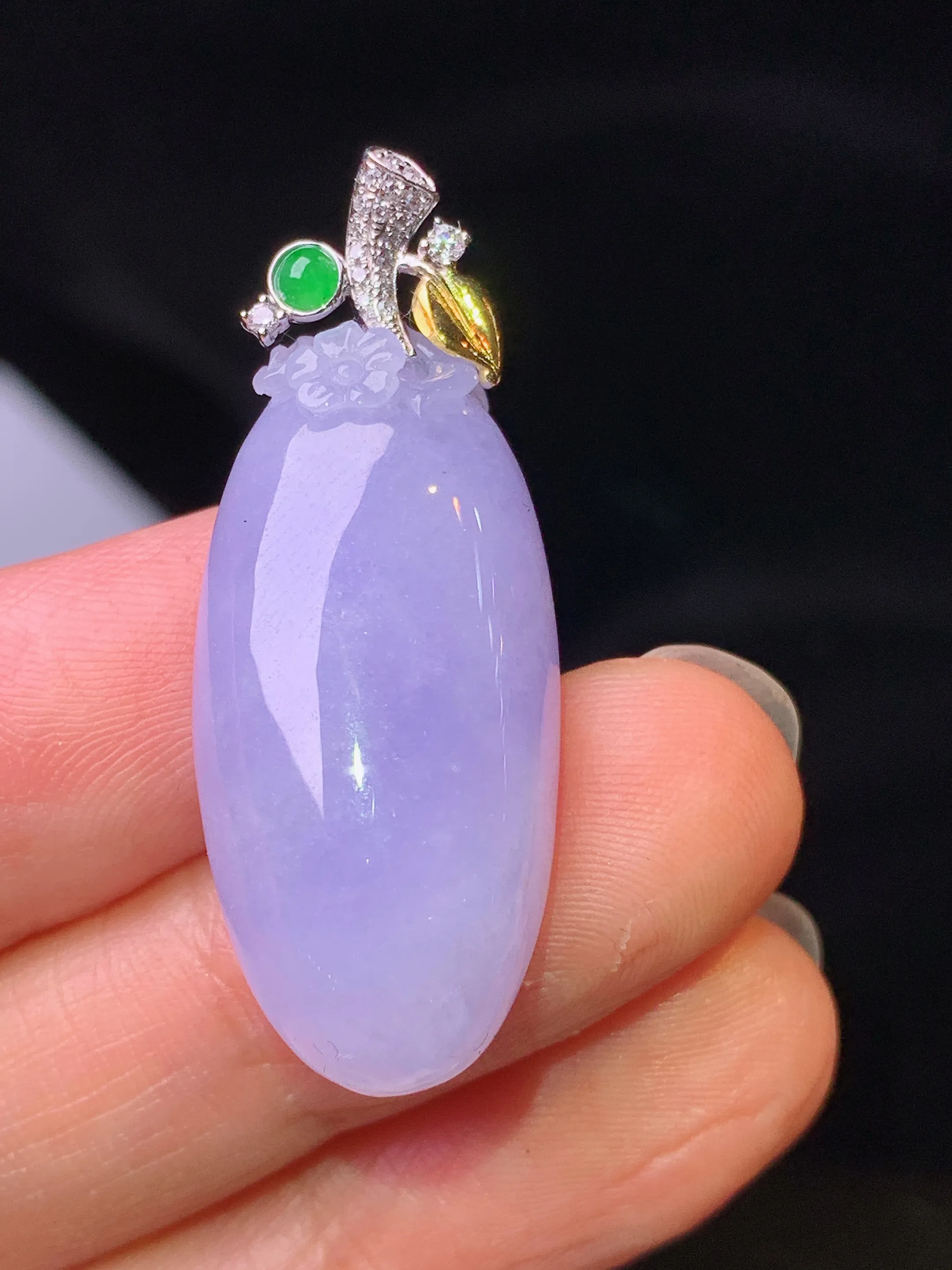 18k金钻镶嵌紫罗兰福瓜吊坠 玉质细腻 色泽艳丽清新 整体尺寸36.8*14.5*8