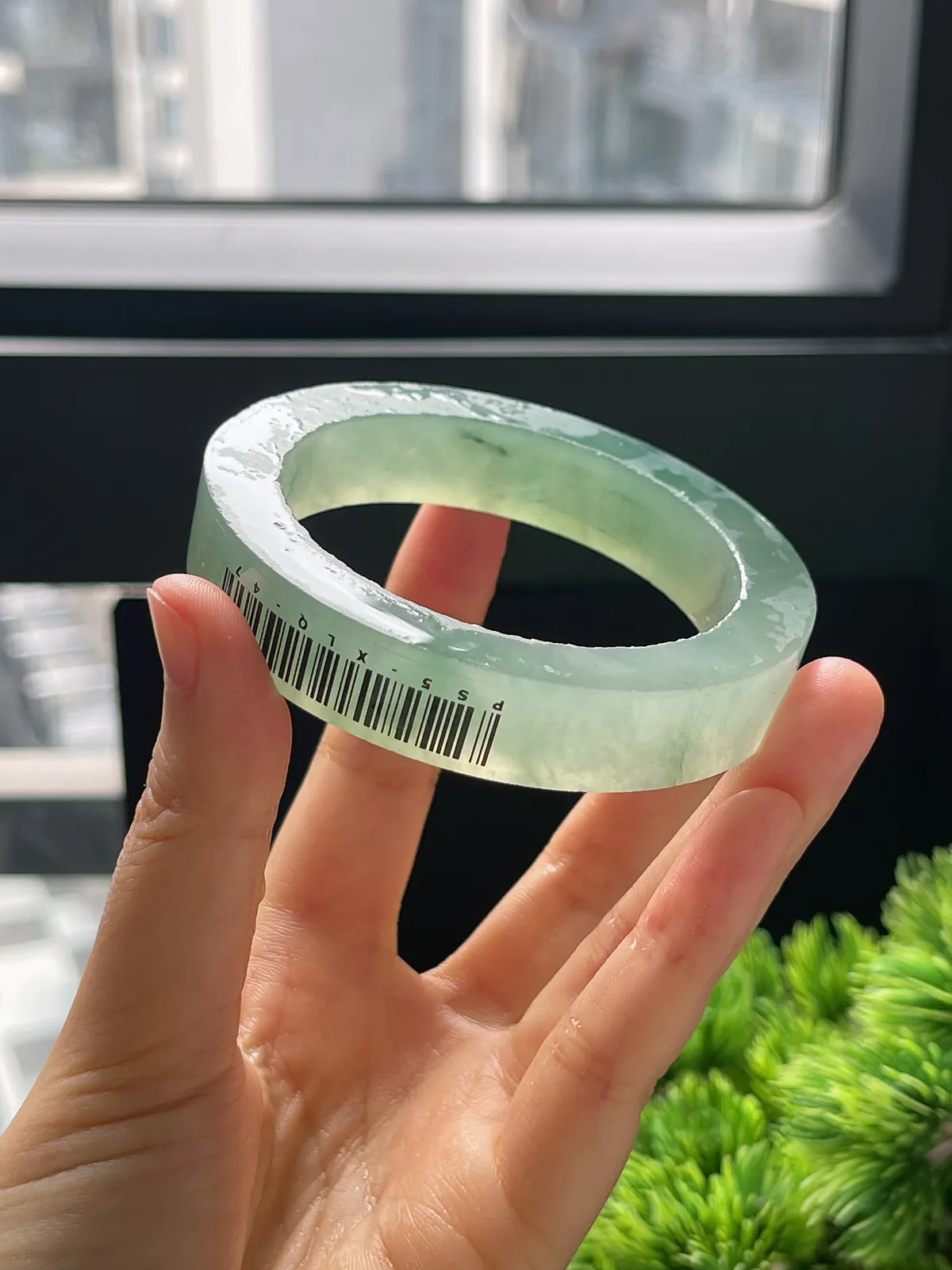 翡翠毛坯，⭕️正圈最大做56.3，最小做55.2