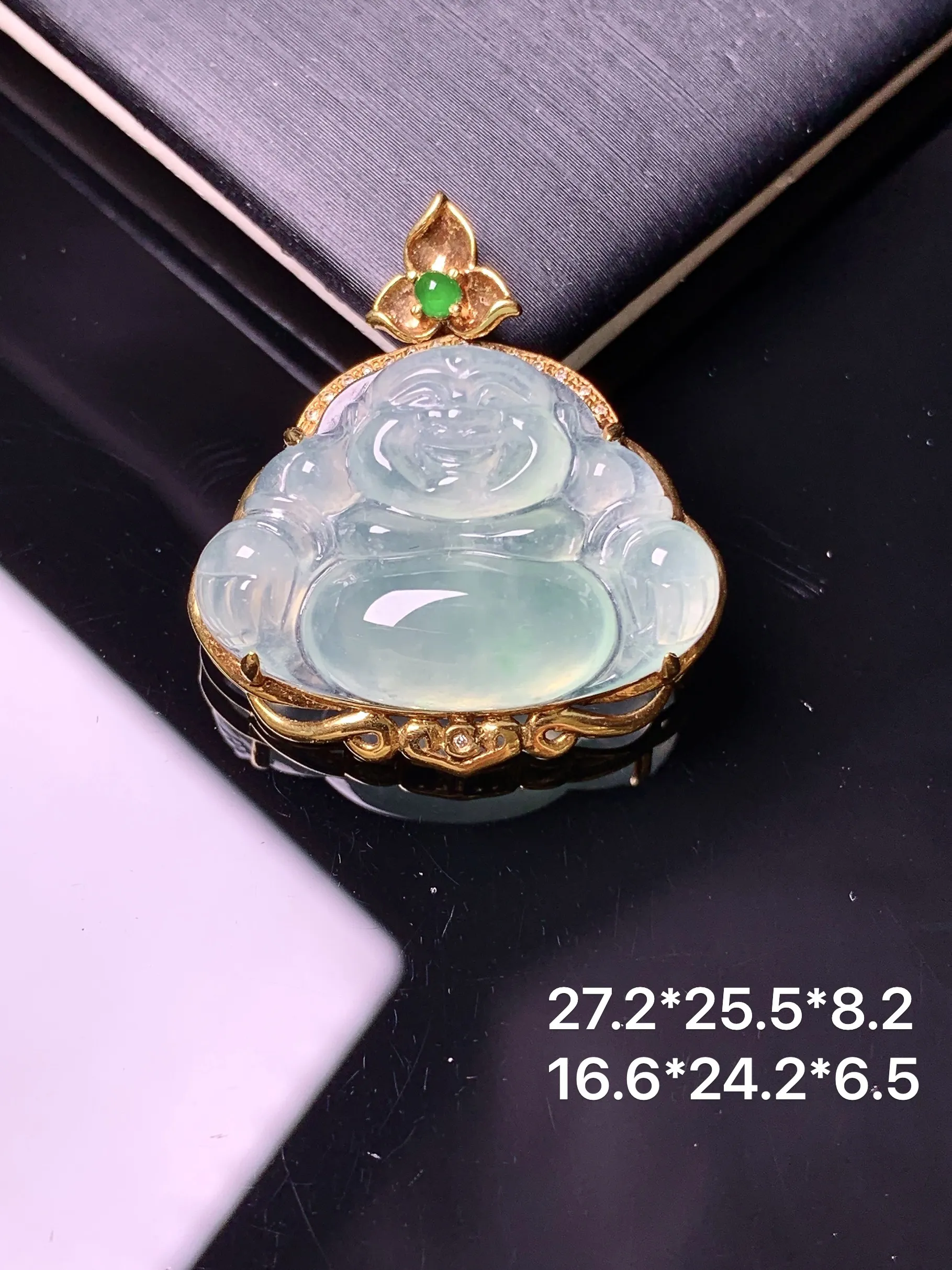 18k金钻镶嵌冰种佛公吊坠 玉质细腻 色泽艳丽清新 整体尺寸27.2*25.5*8.2