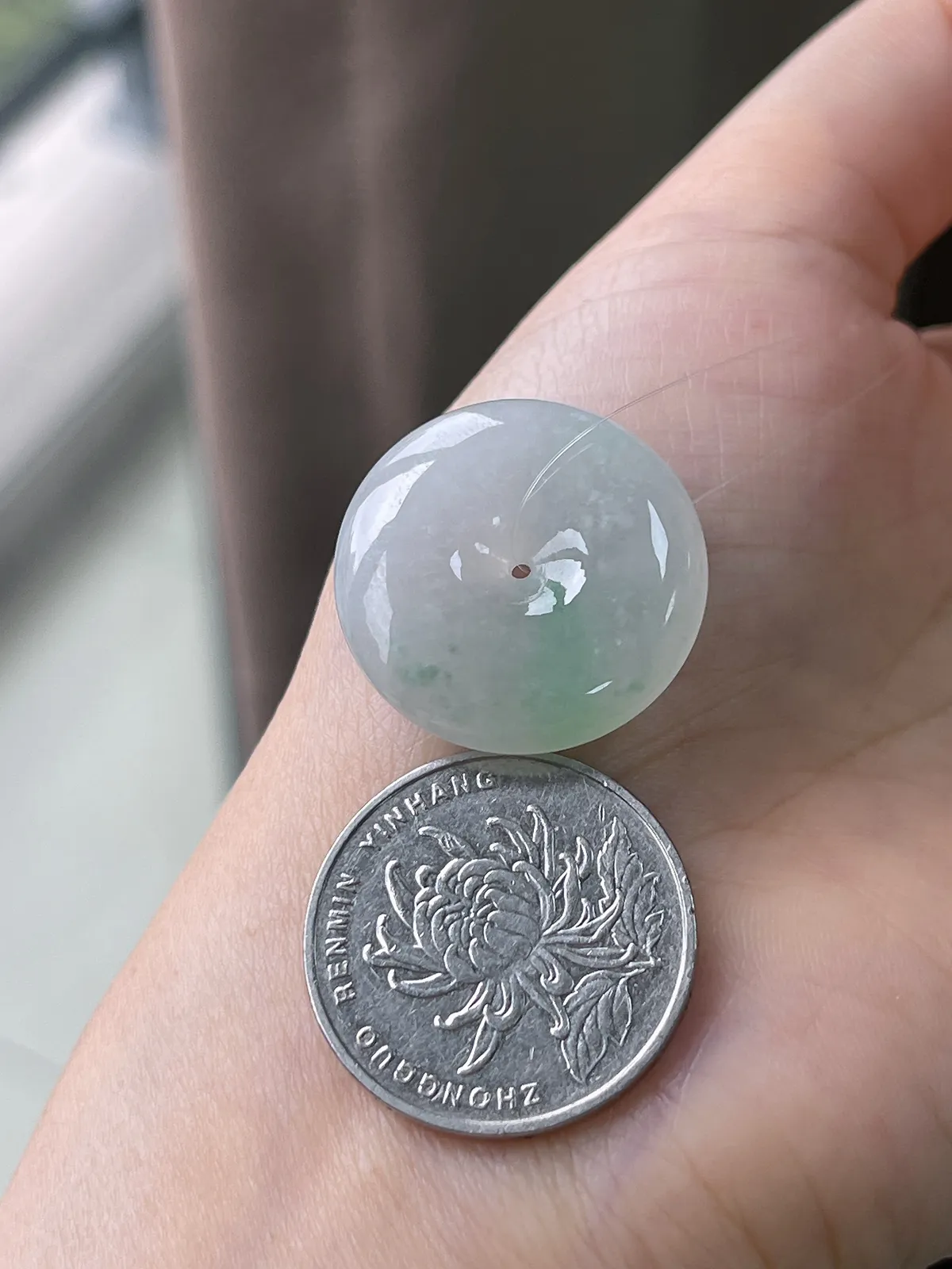 翡翠冰糯种淡绿色平安扣