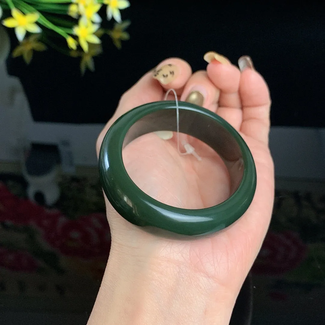 和田玉51.5圈口塔青贵妃宽条手镯！内径55/48宽15.6精品细料，玉质细腻油润 底色纯净 无裂无杂 脂粉好，品质高