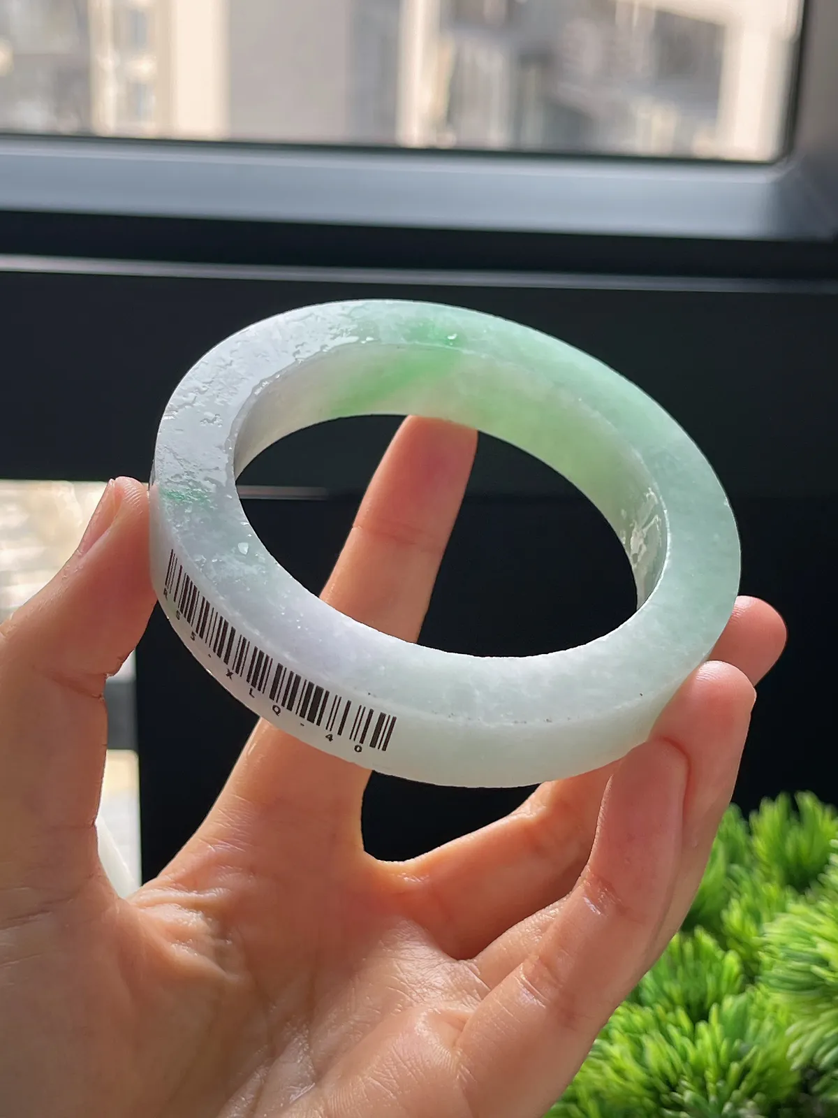 翡翠毛坯，⭕️正圈最大做61.8，最小做57.8