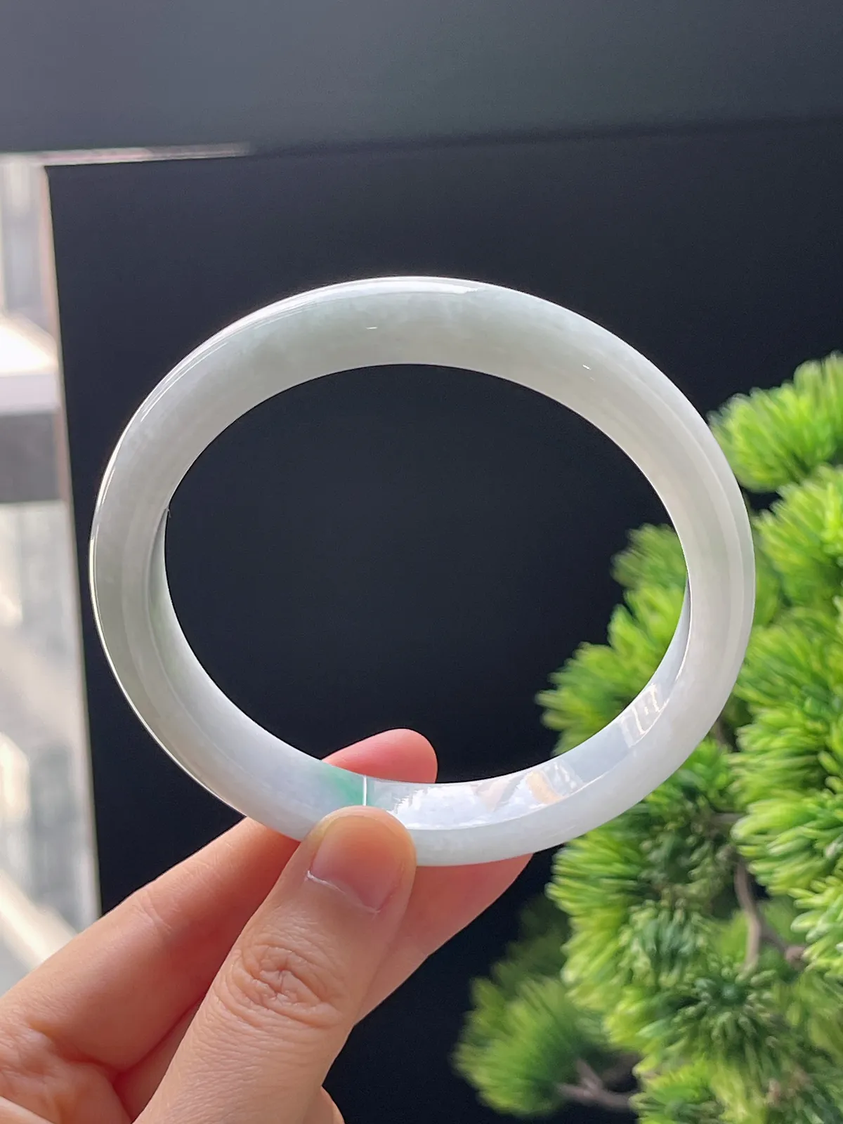 正圈64.8圈口，翡翠糯化种飘绿手镯