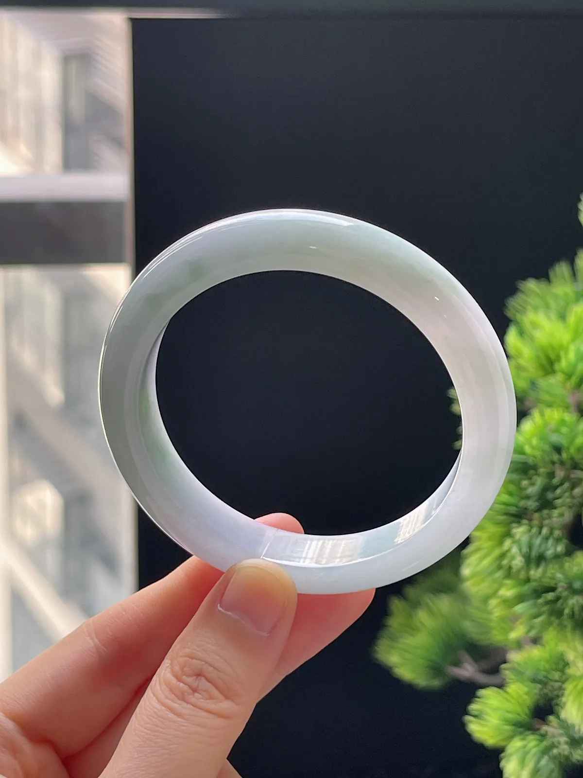 正圈55.6圈口，翡翠糯化种淡紫色手镯