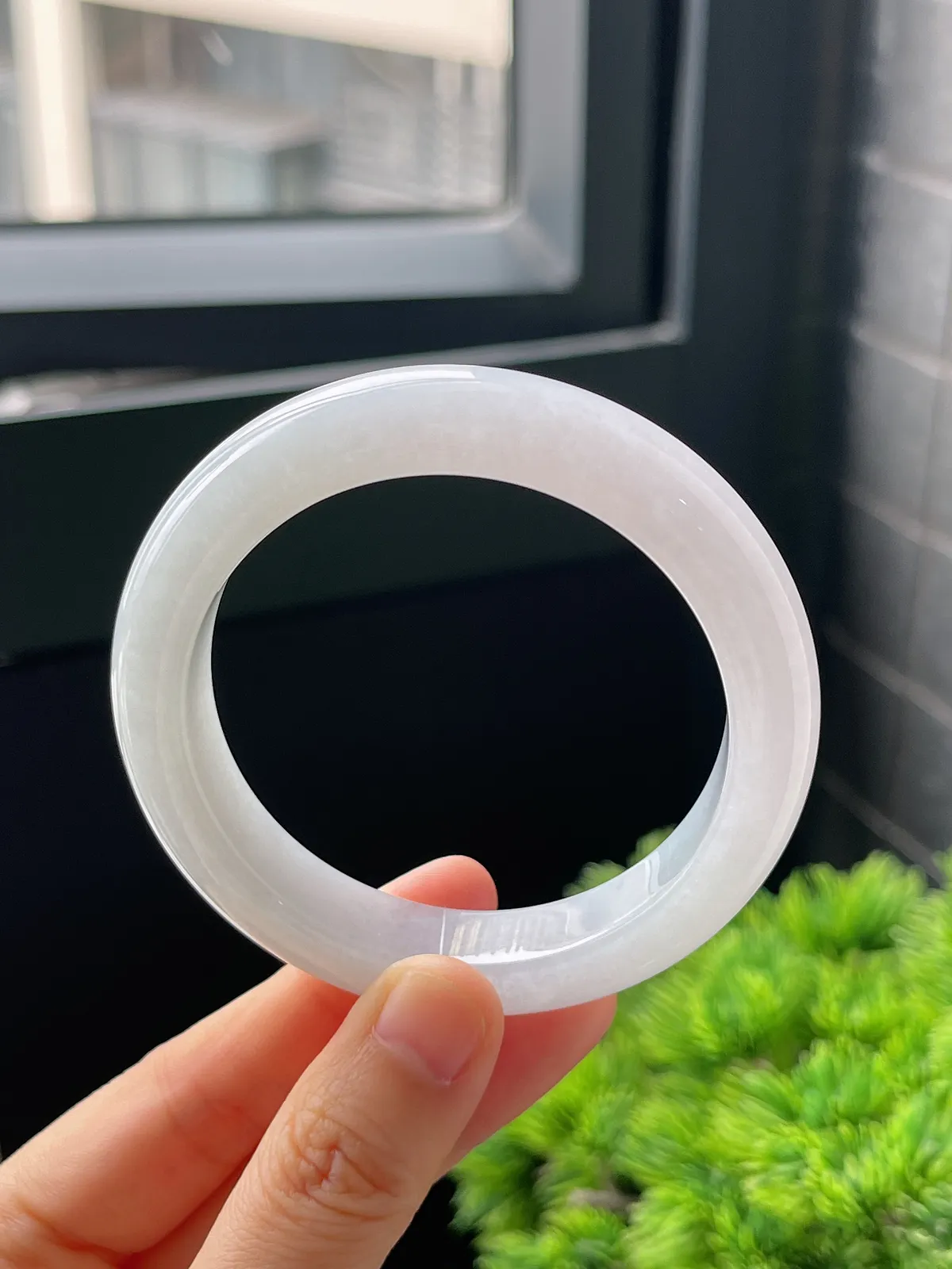 正圈54.6圈口，翡翠糯化种白色手镯