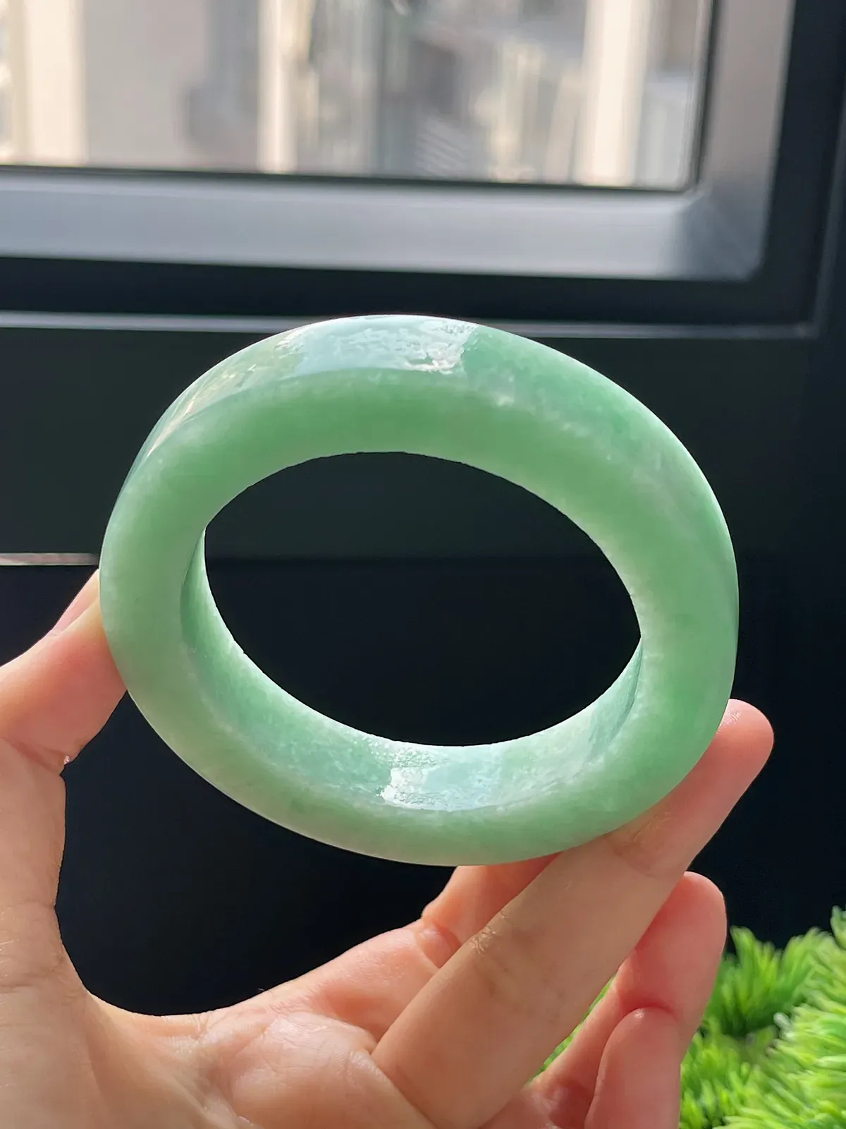 翡翠毛坯，⭕️正圈最大做62，圆条最大做58；最小做56.5