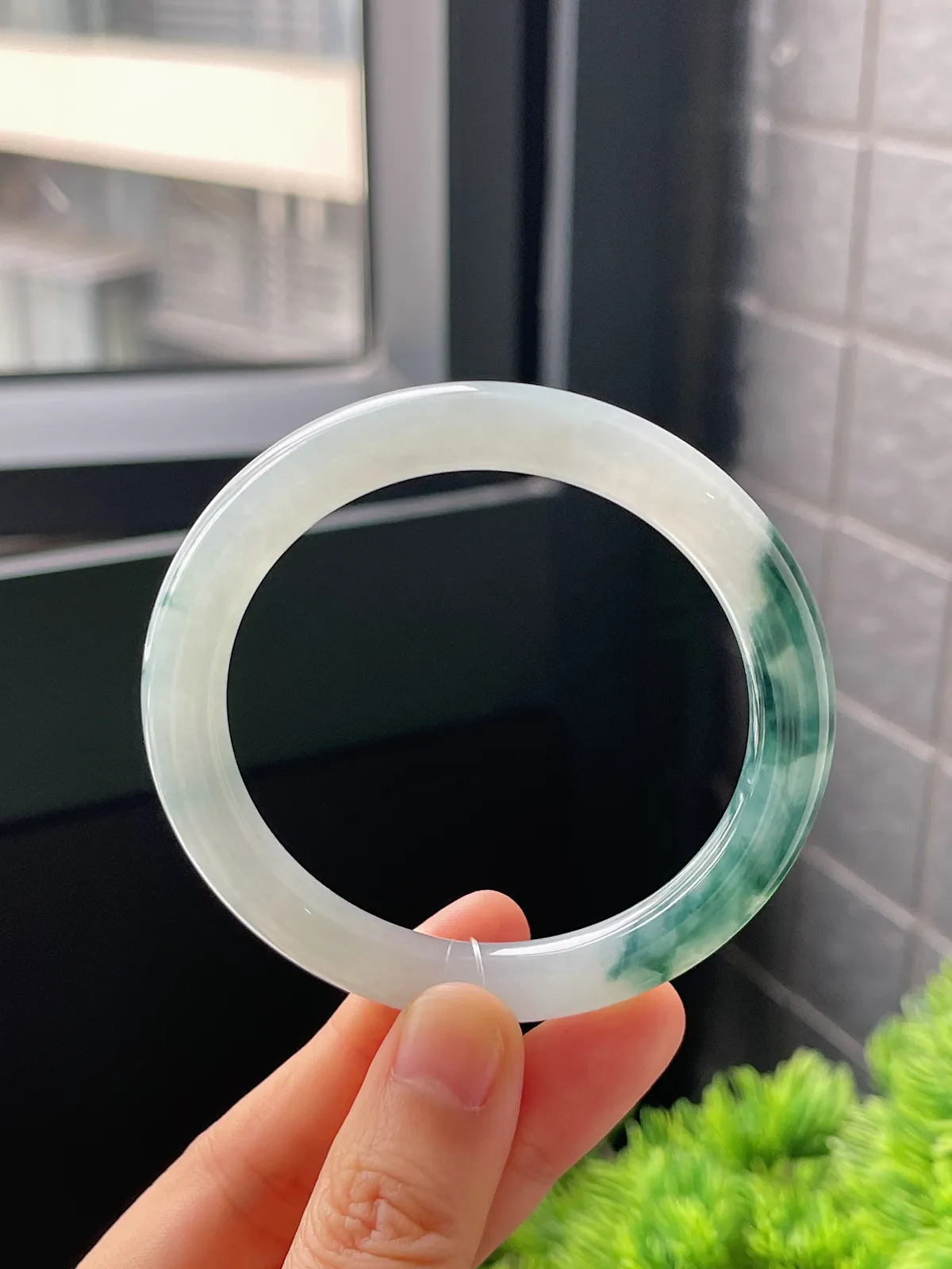 圆镯53圈口，翡翠冰糯种飘花手镯