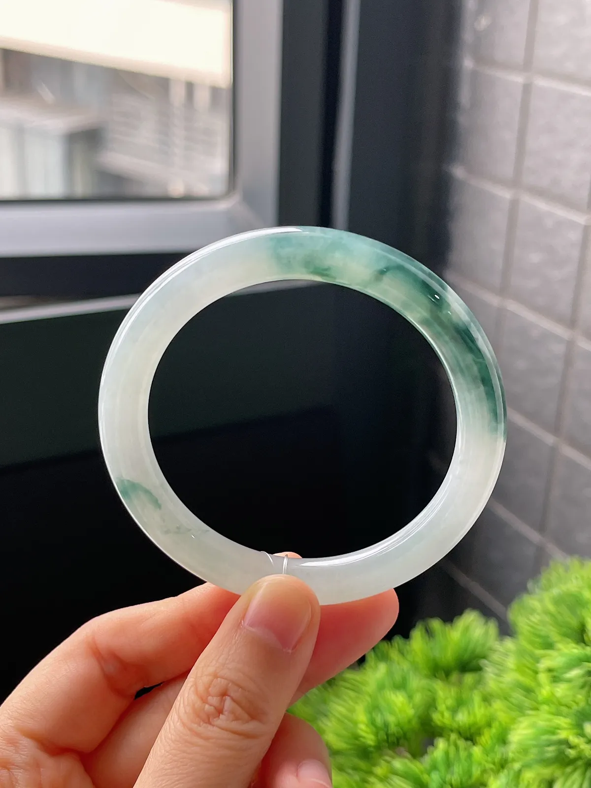 圆镯53圈口，翡翠冰糯种飘花手镯